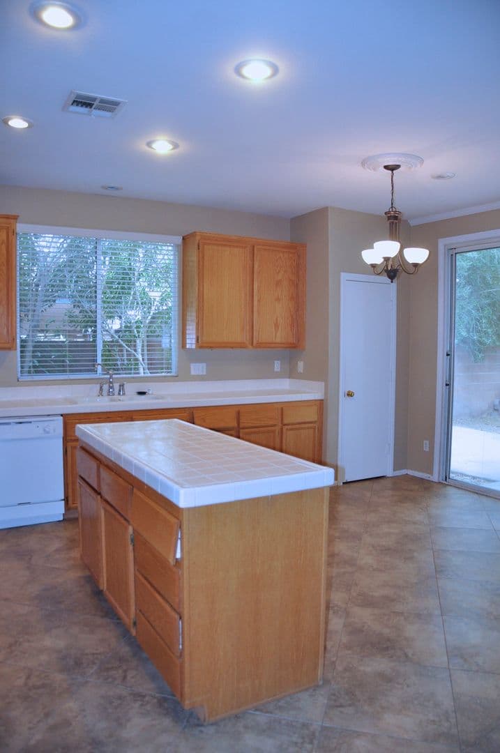 Henderson House: 1275 Dove Tree Court
