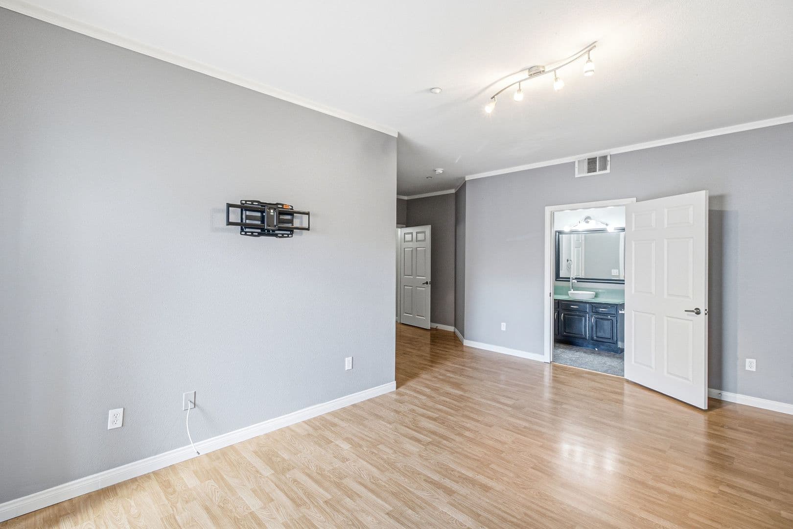 North Las Vegas House: 5855 Valley Dr