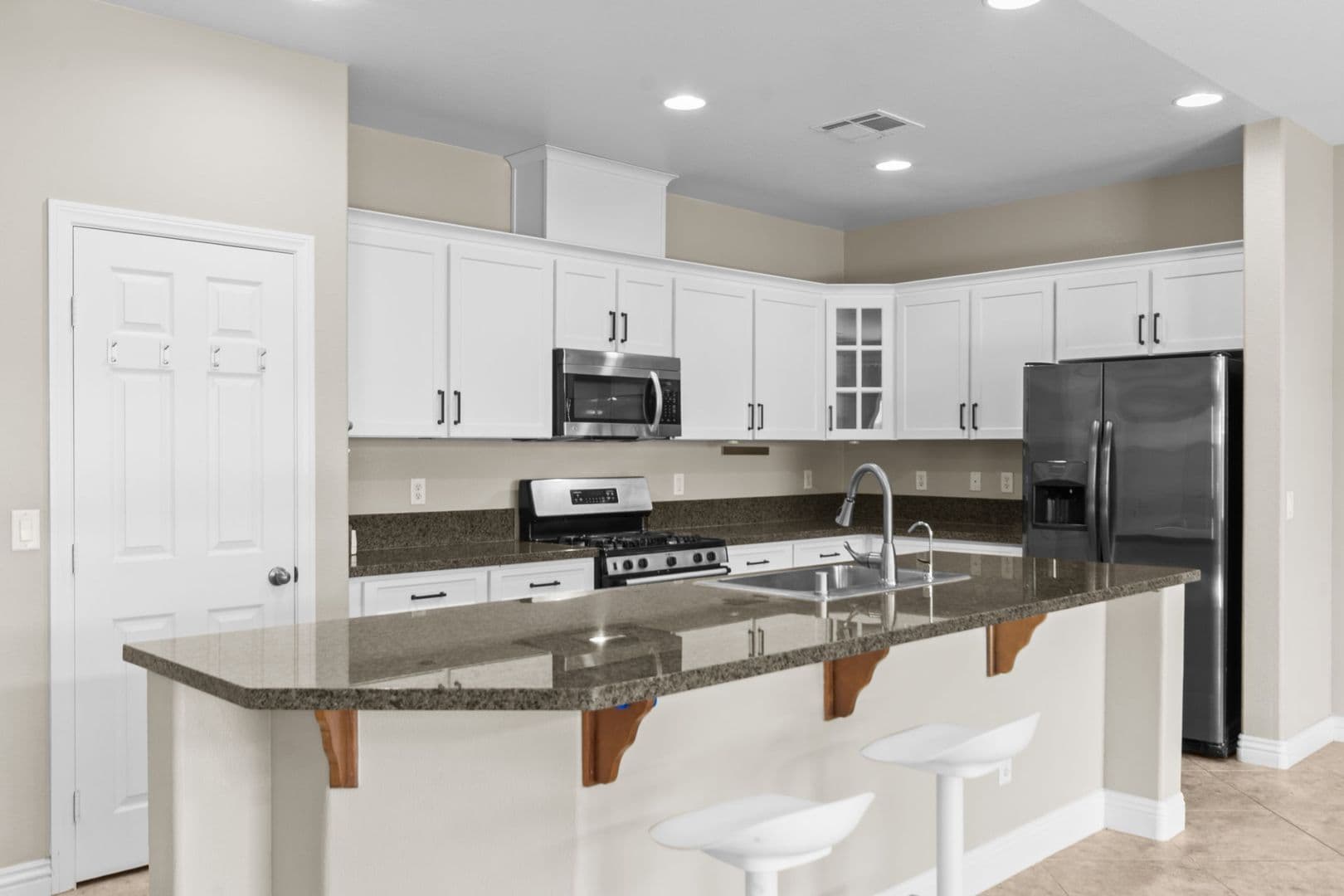 Las Vegas House: 7568 Stray Horse Ave