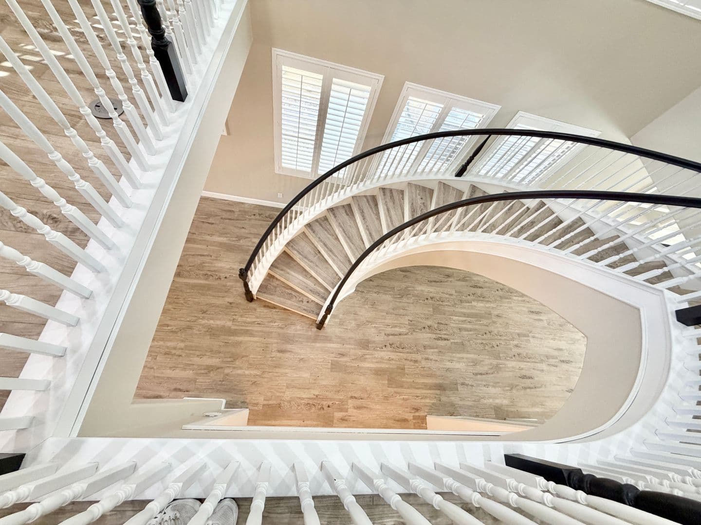 Henderson House: 927 Via Canale Drive