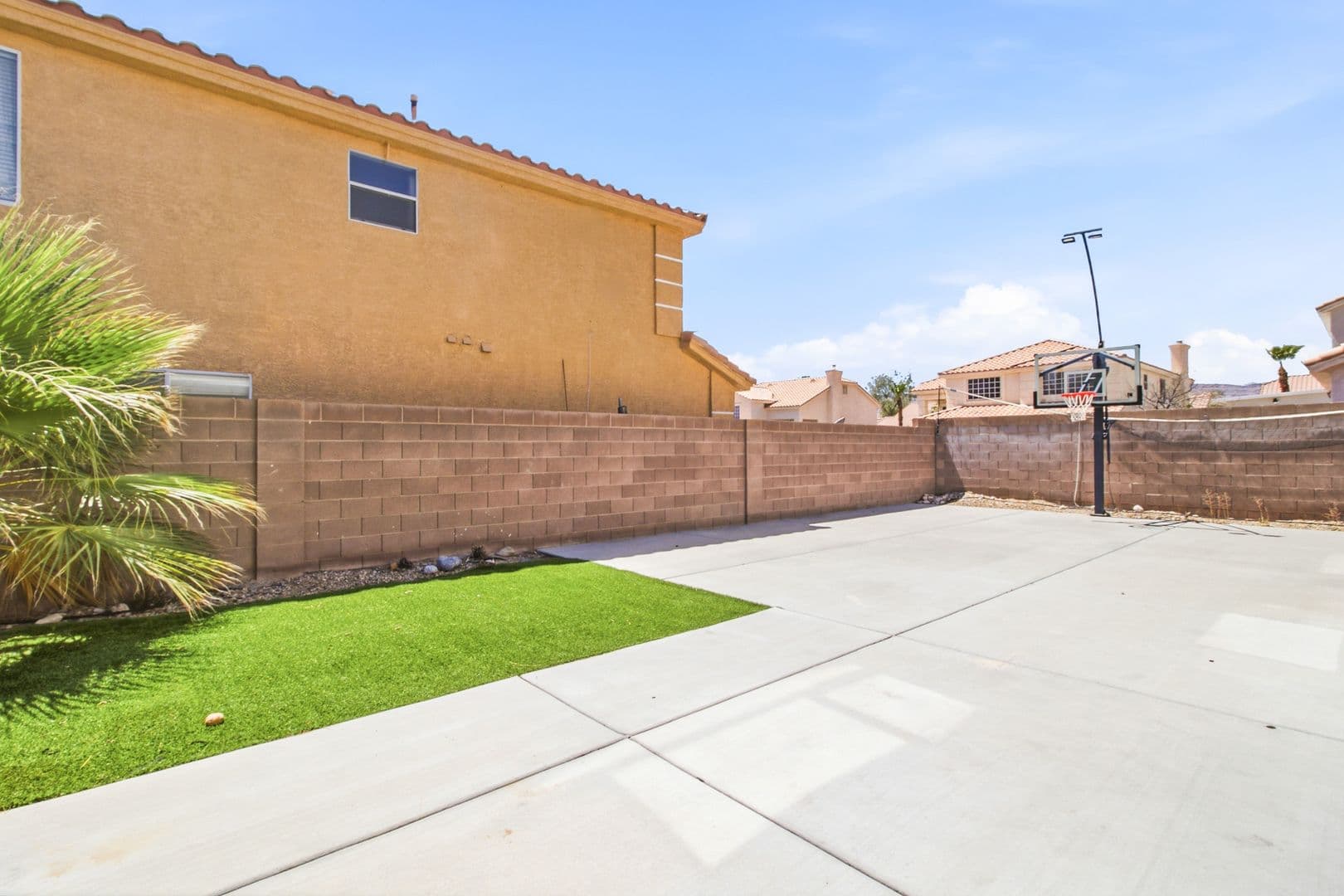 Las Vegas House: 9923 Vermillion Cliffs Ave