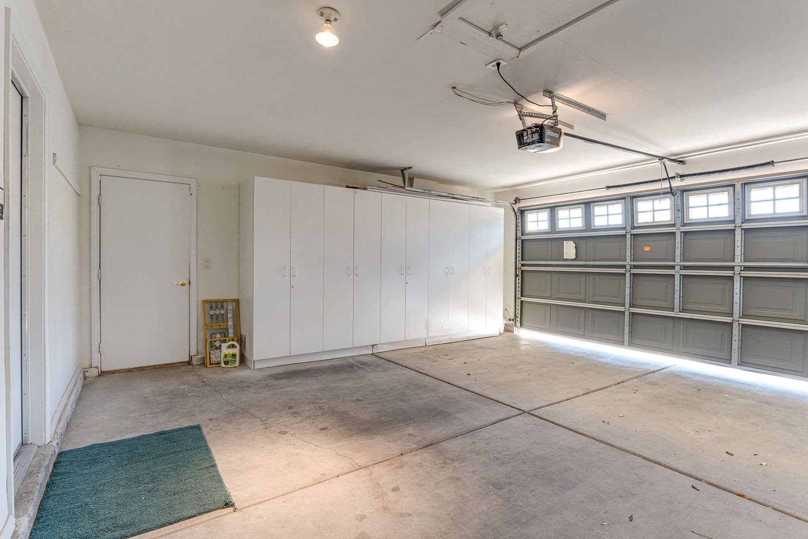 Henderson House: 1842 Stablegate Ave