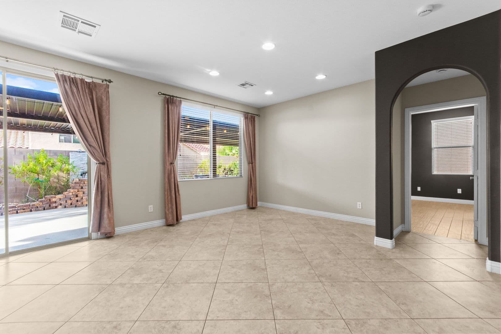 Las Vegas House: 7568 Stray Horse Ave