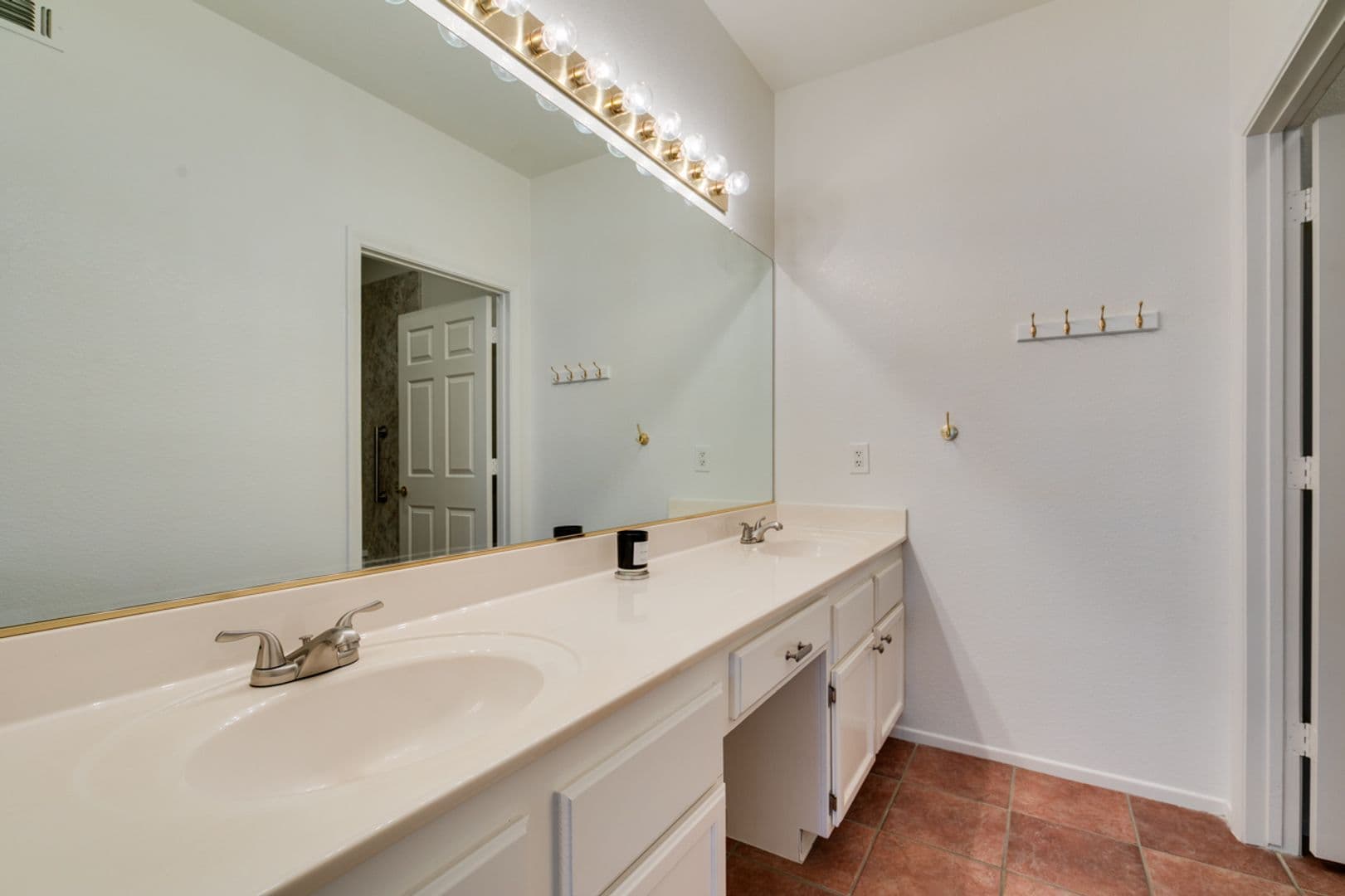 Henderson House: 2251 Wigwam Pkwy #1016