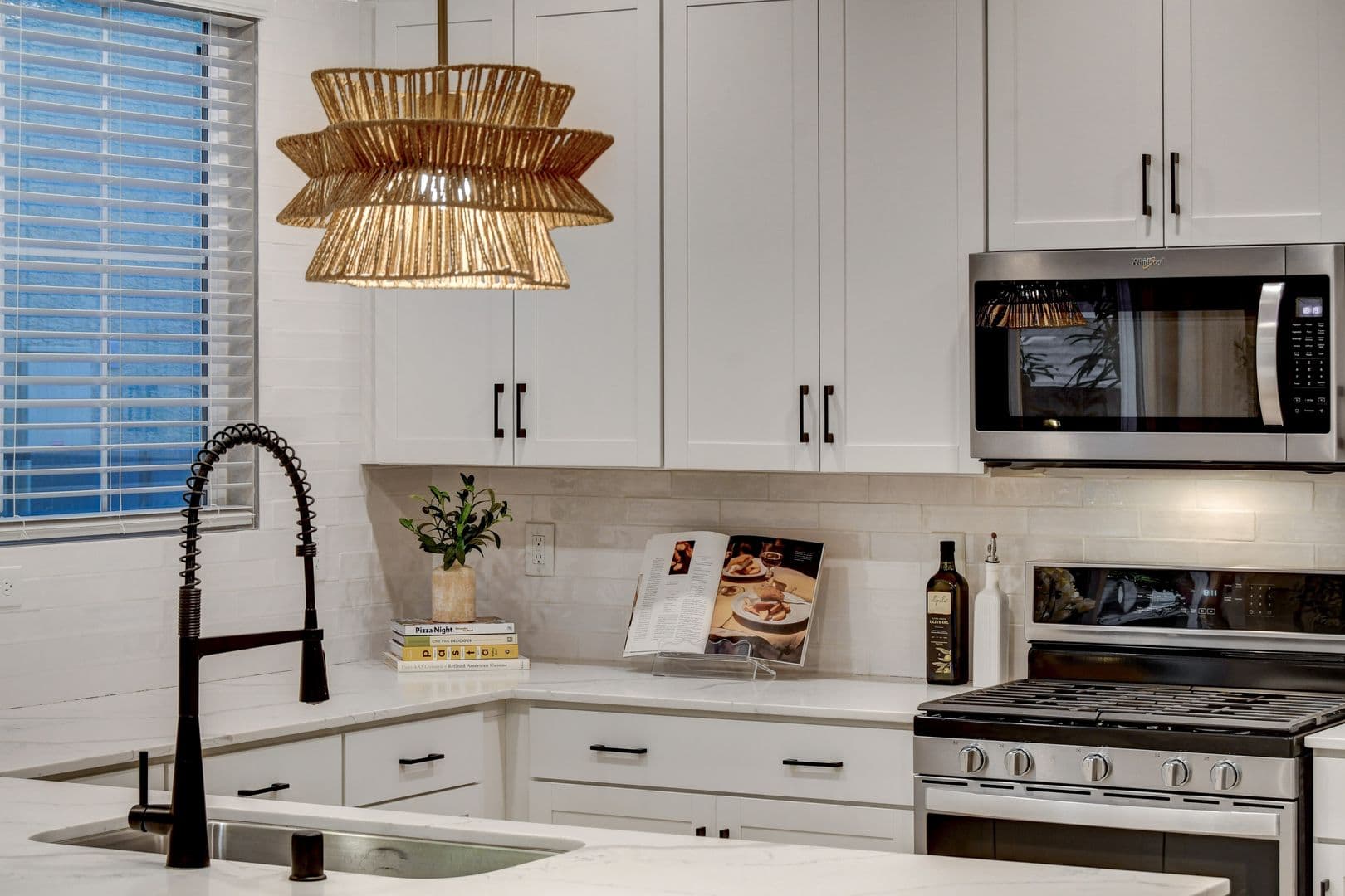 Henderson House: 3568 Anastagio Lane