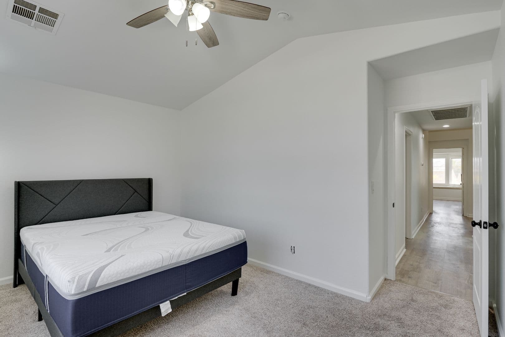 Henderson House: 1030 Kings View Ct