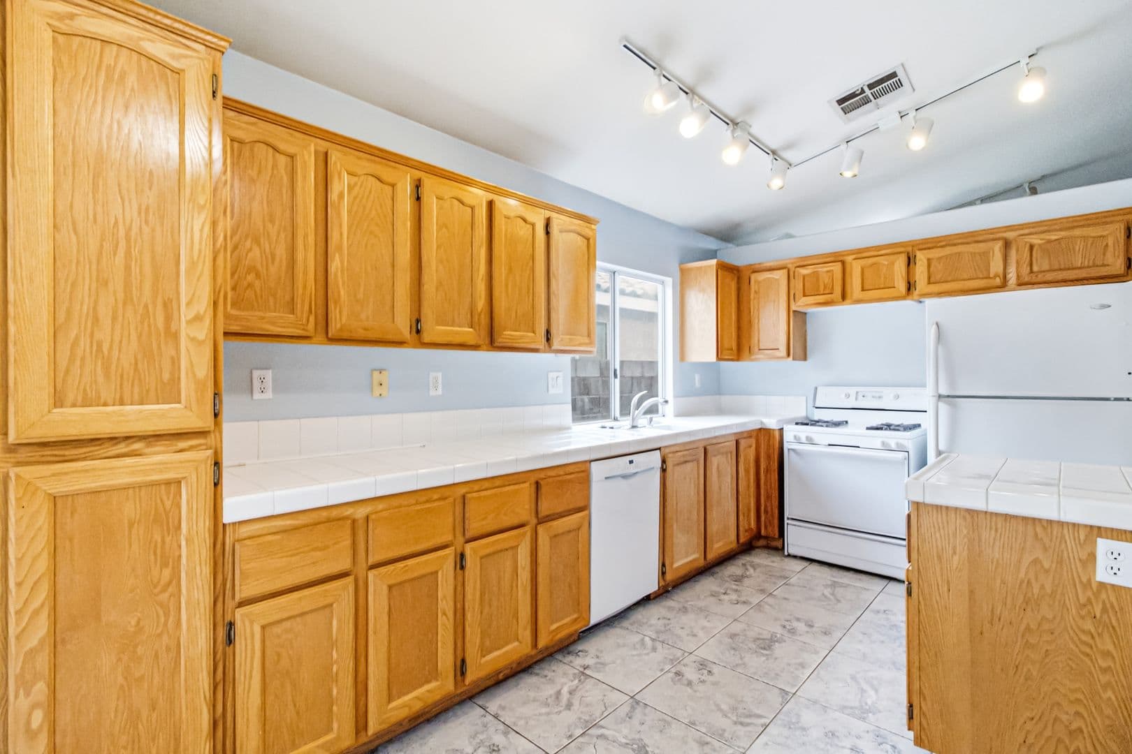 Henderson House: 2407 Worchester Rd