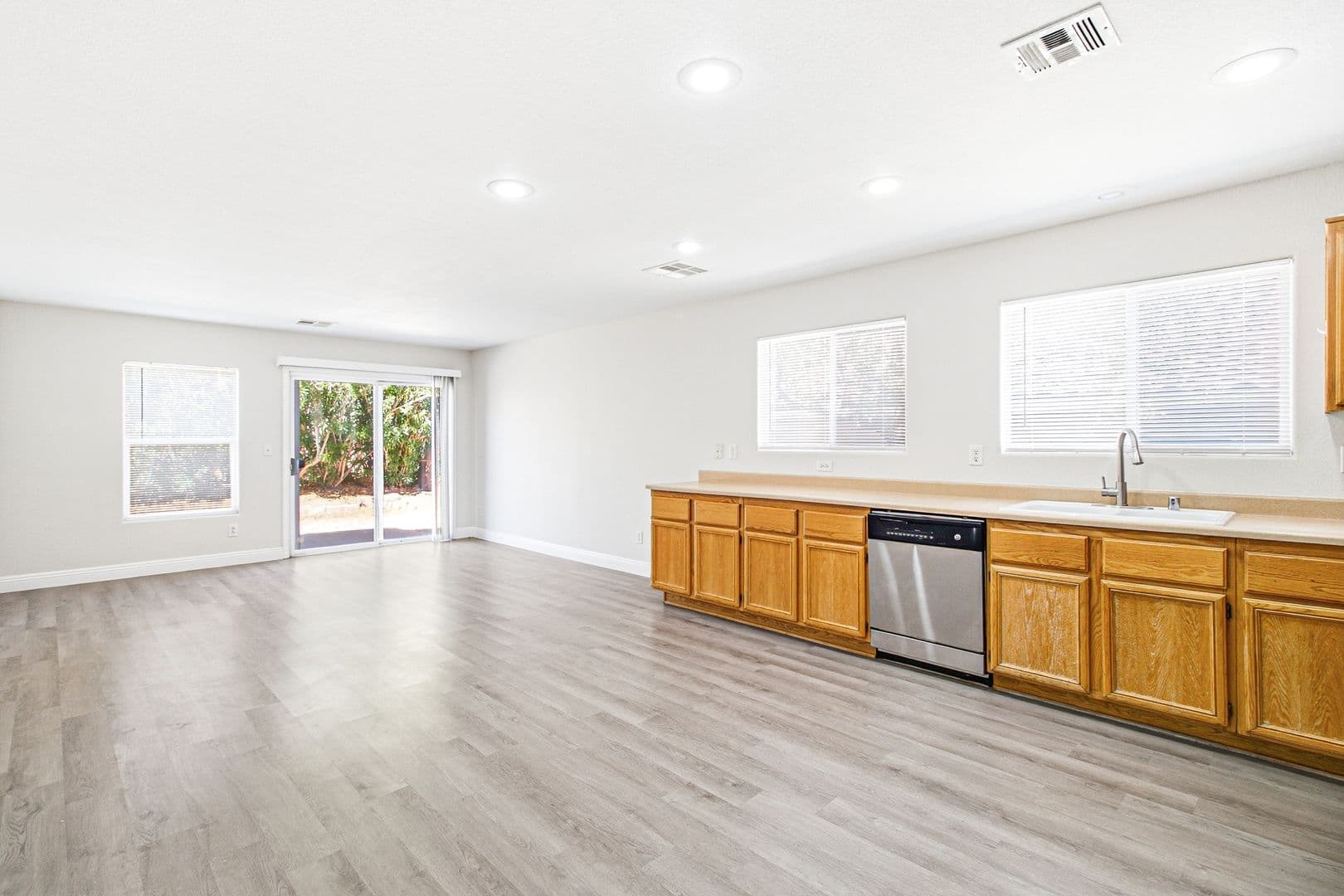 Henderson House: 183 White Butte
