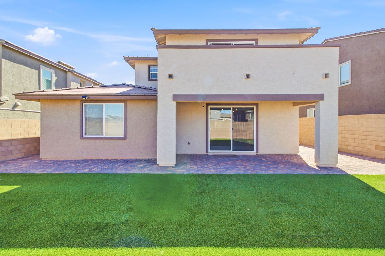 Henderson House: 320 Isla Enclave Way