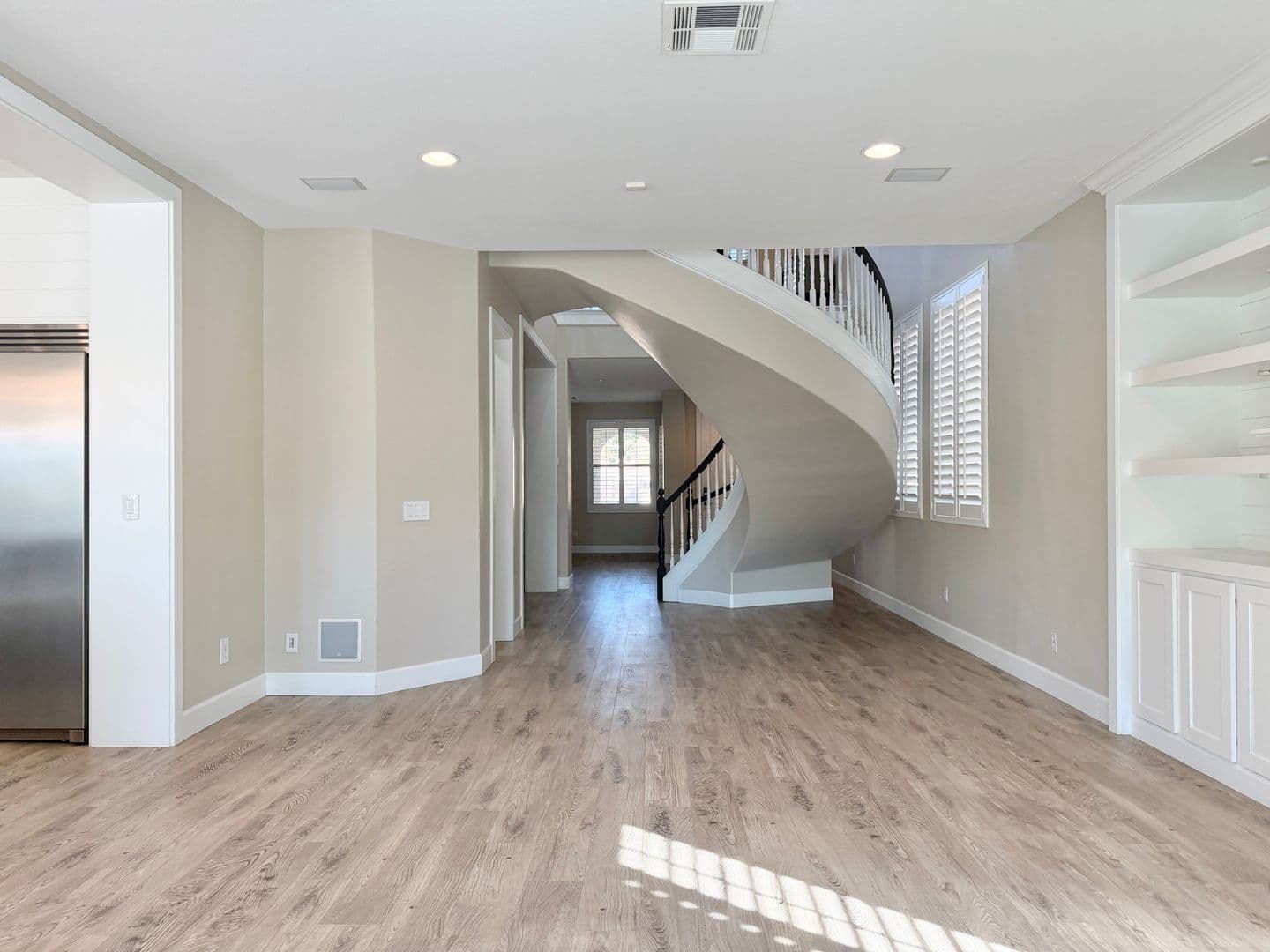 Henderson House: 927 Via Canale Drive