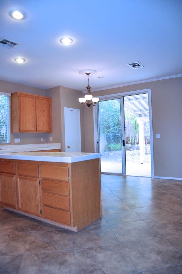 Henderson House: 1275 Dove Tree Court
