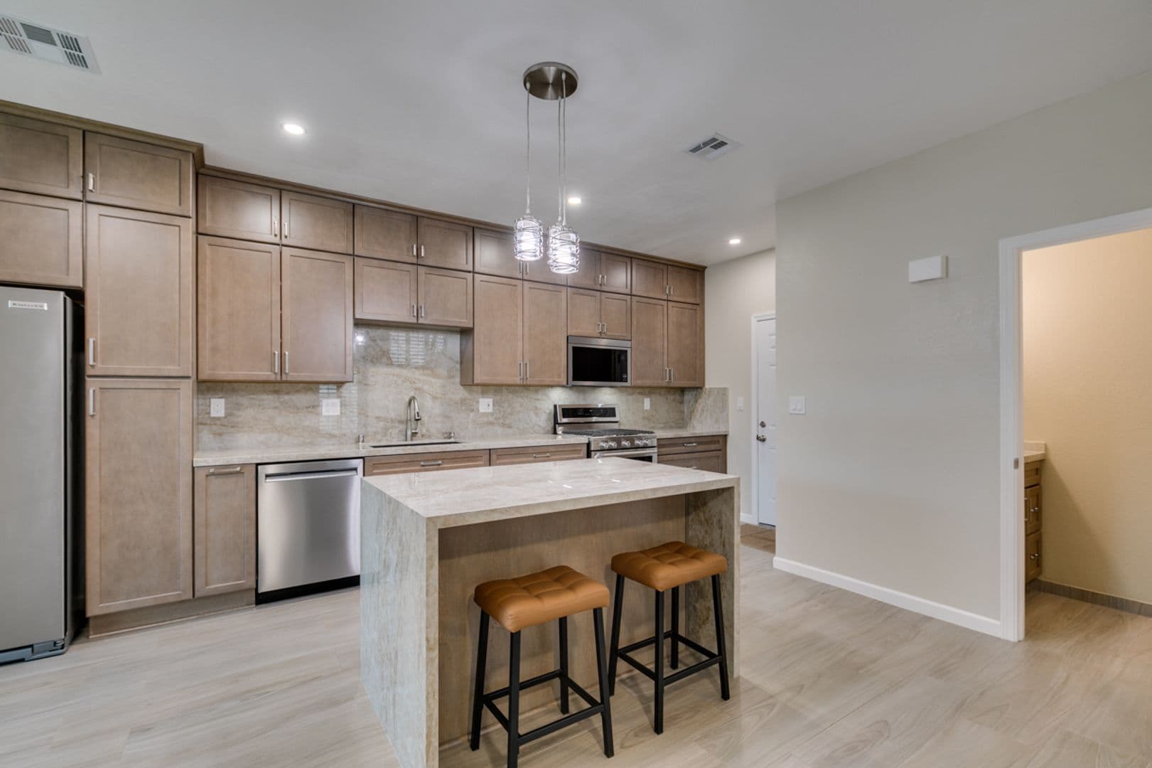 Henderson House: 540 Sutters Mill Rd