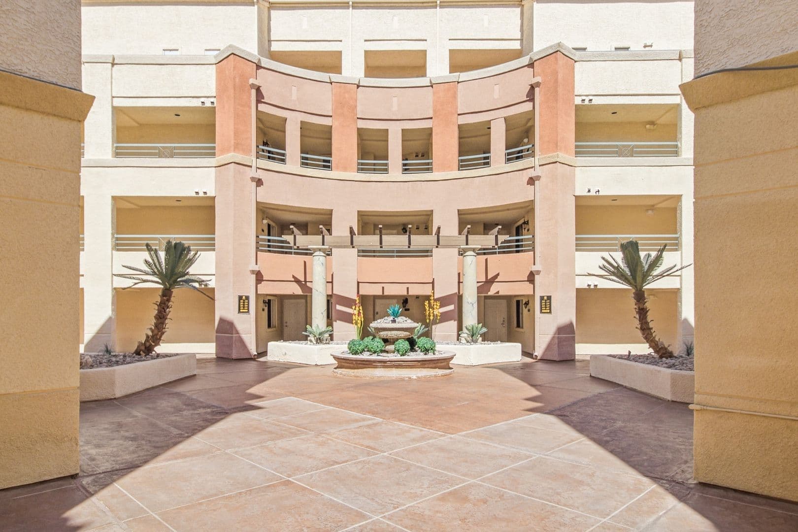 Las Vegas House: 210 E Flamingo Rd #330
