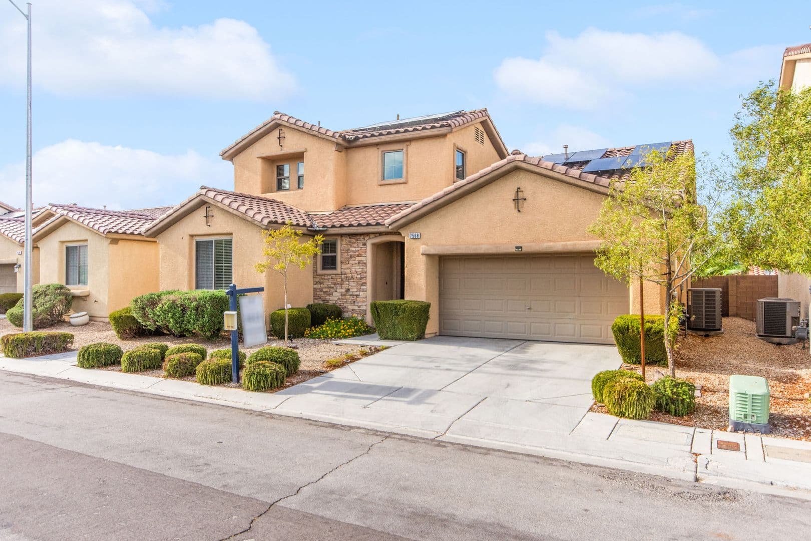 Las Vegas House: 7568 Stray Horse Ave