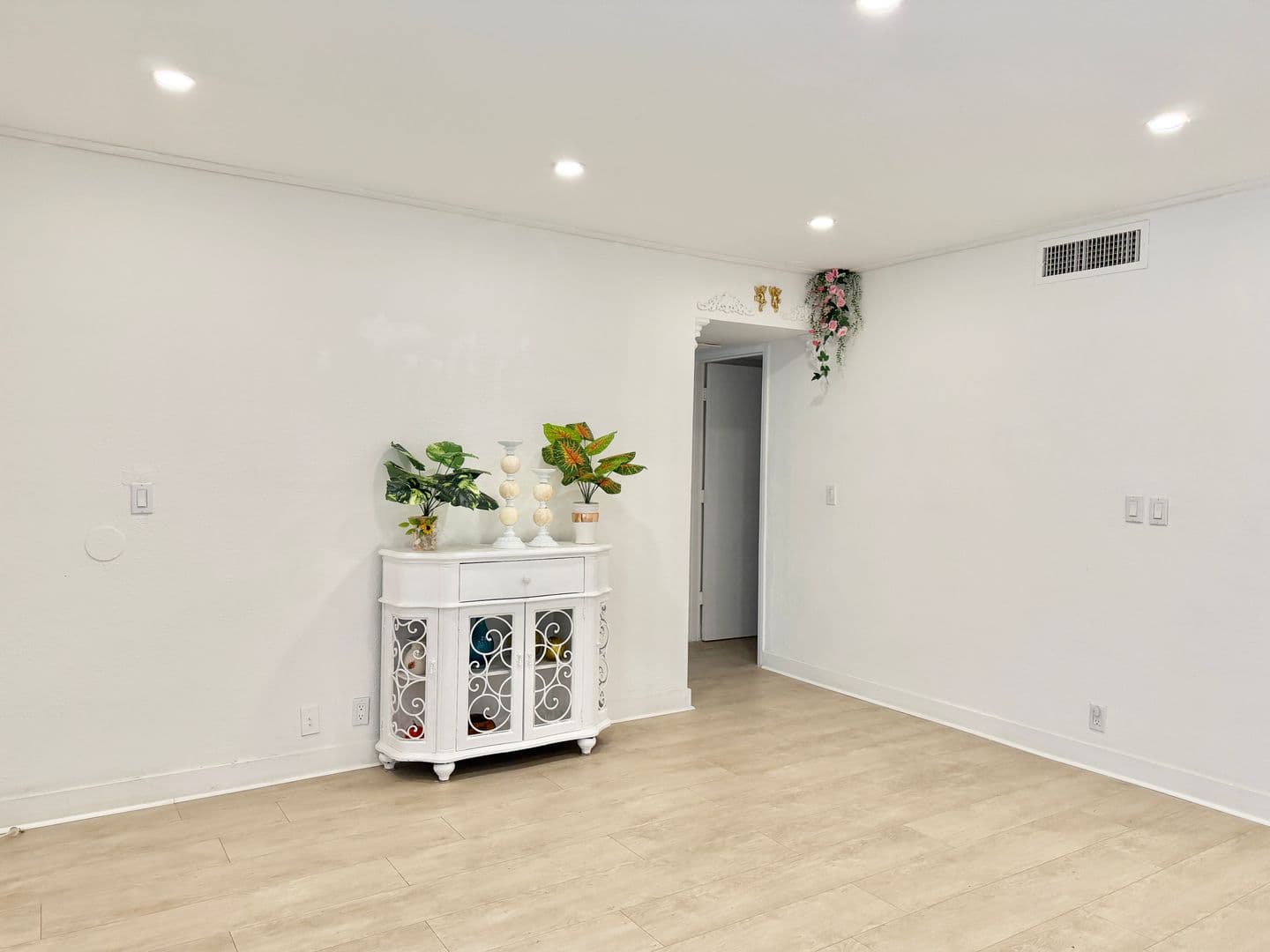 Las Vegas Condo: 575 S. Royal Crest Circle