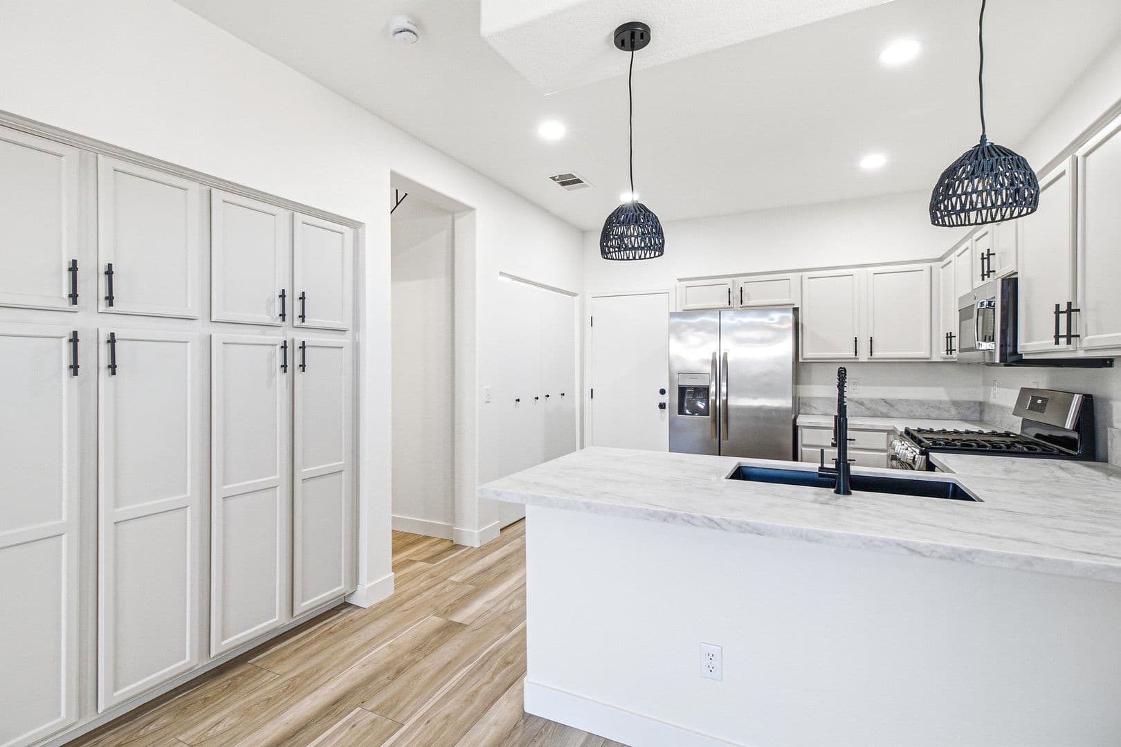 Henderson House: 2760 Saigon Dr