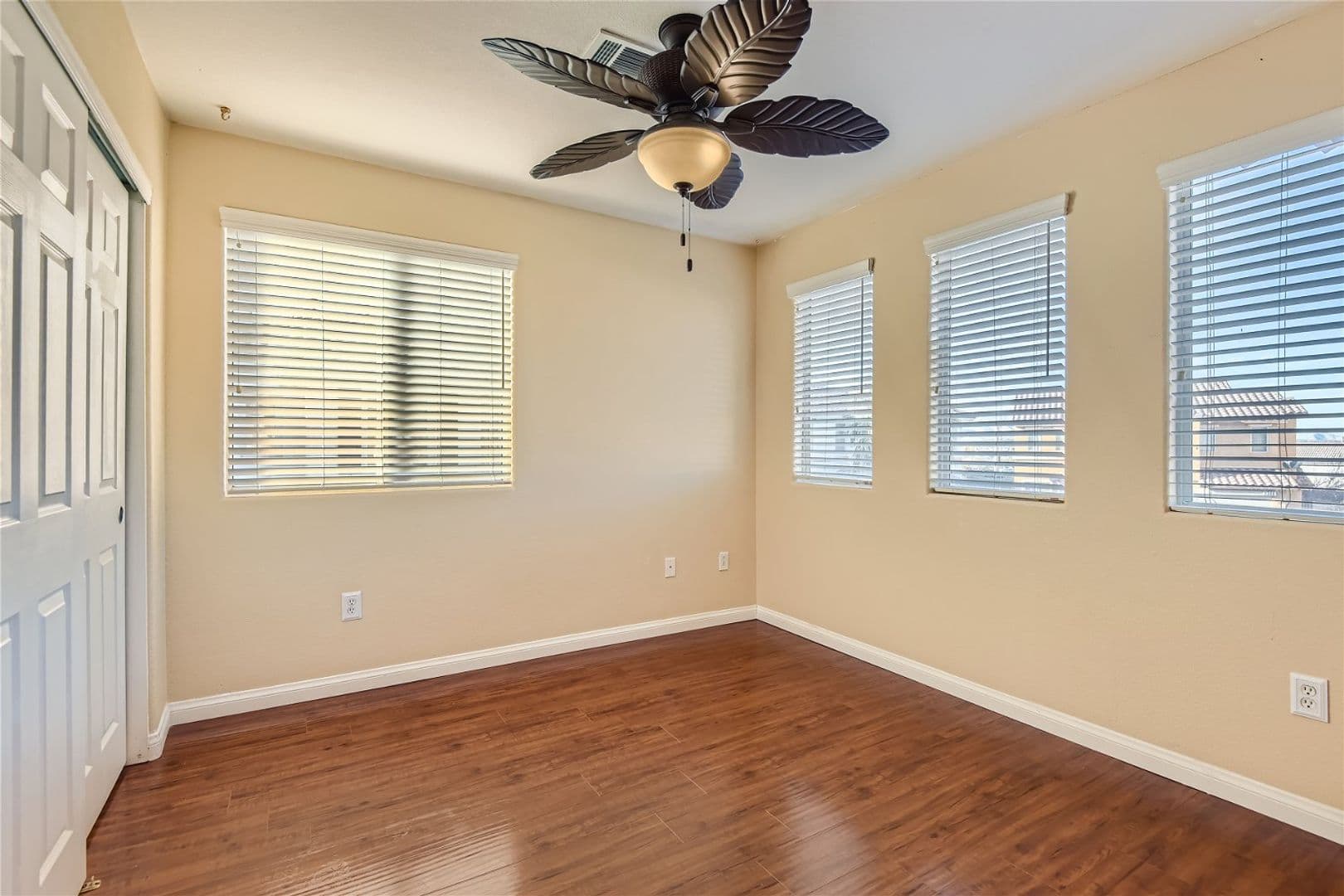 LAS VEGAS House: 9379 MALAYA GARNET CT.