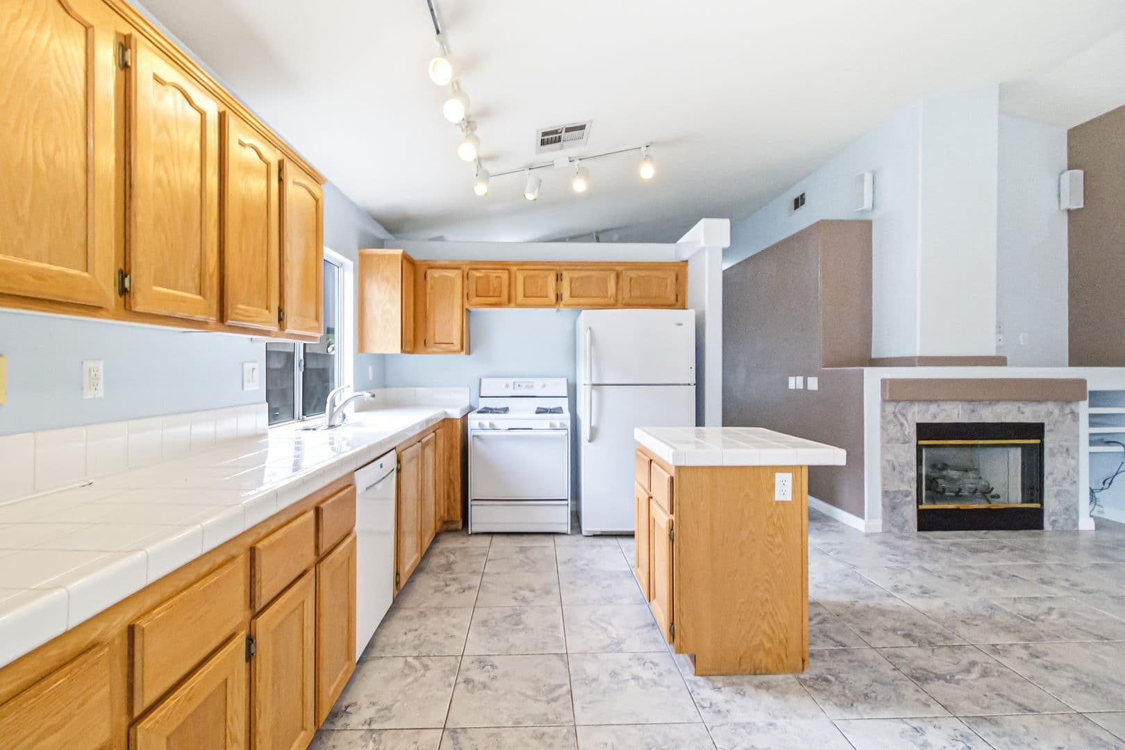 Henderson House: 2407 Worchester Rd