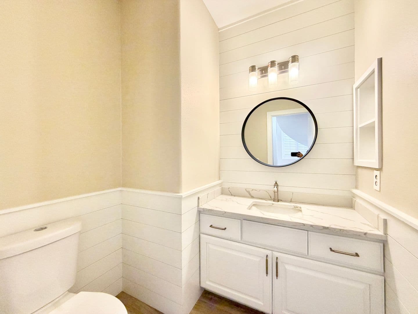 Henderson House: 927 Via Canale Drive