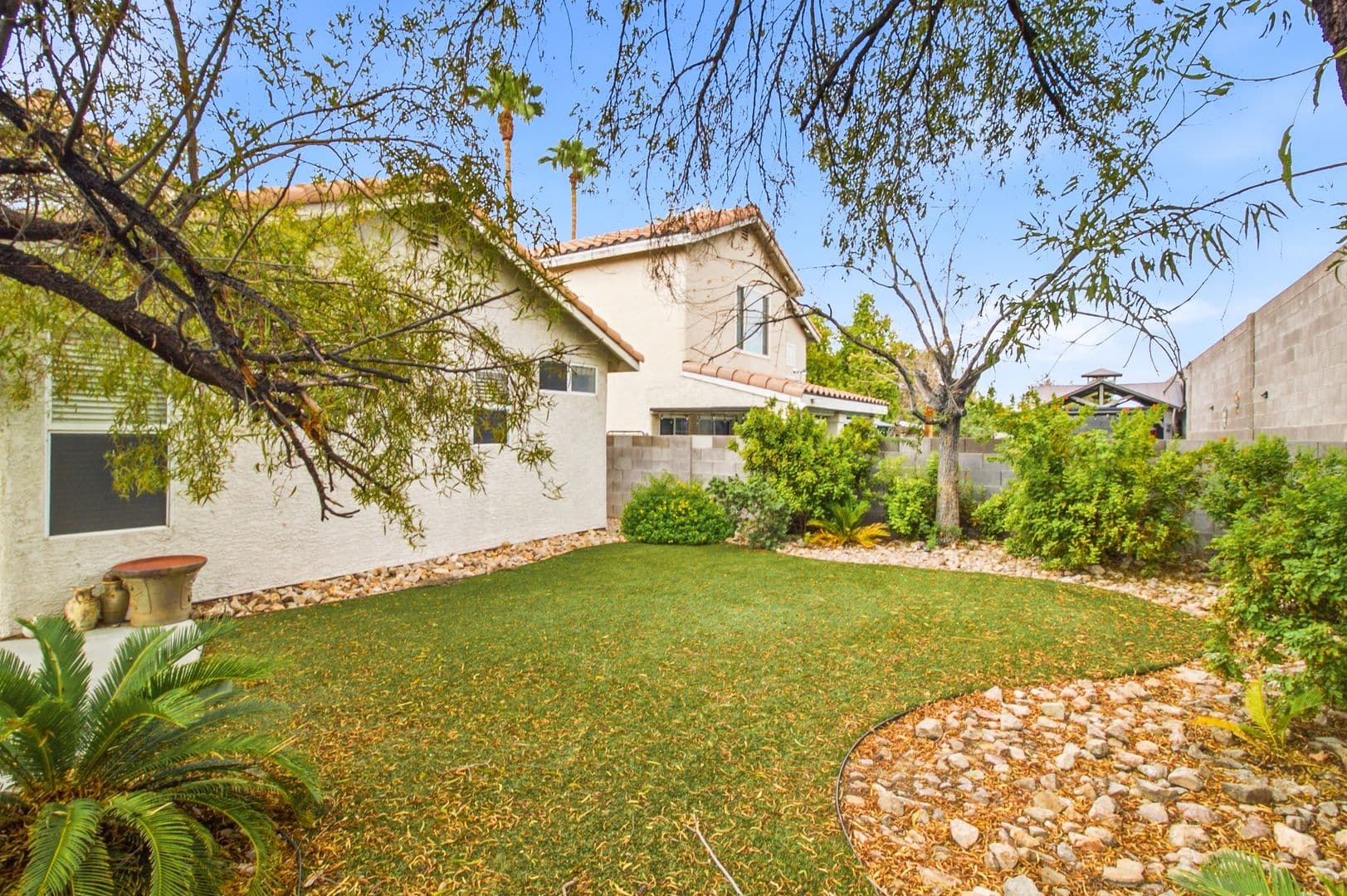 Henderson House: 2407 Worchester Rd