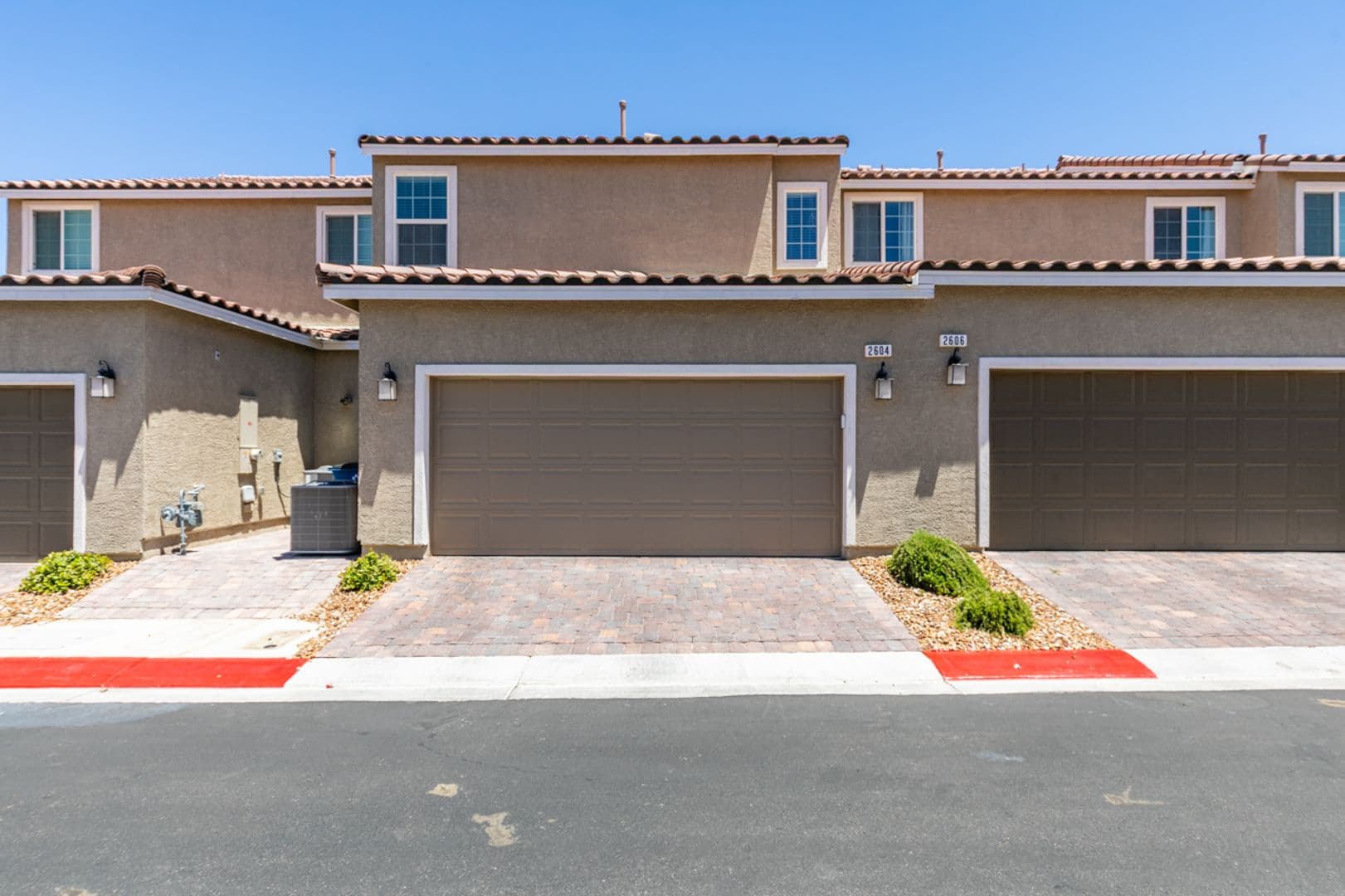 Henderson House: 2604 Ercolano St