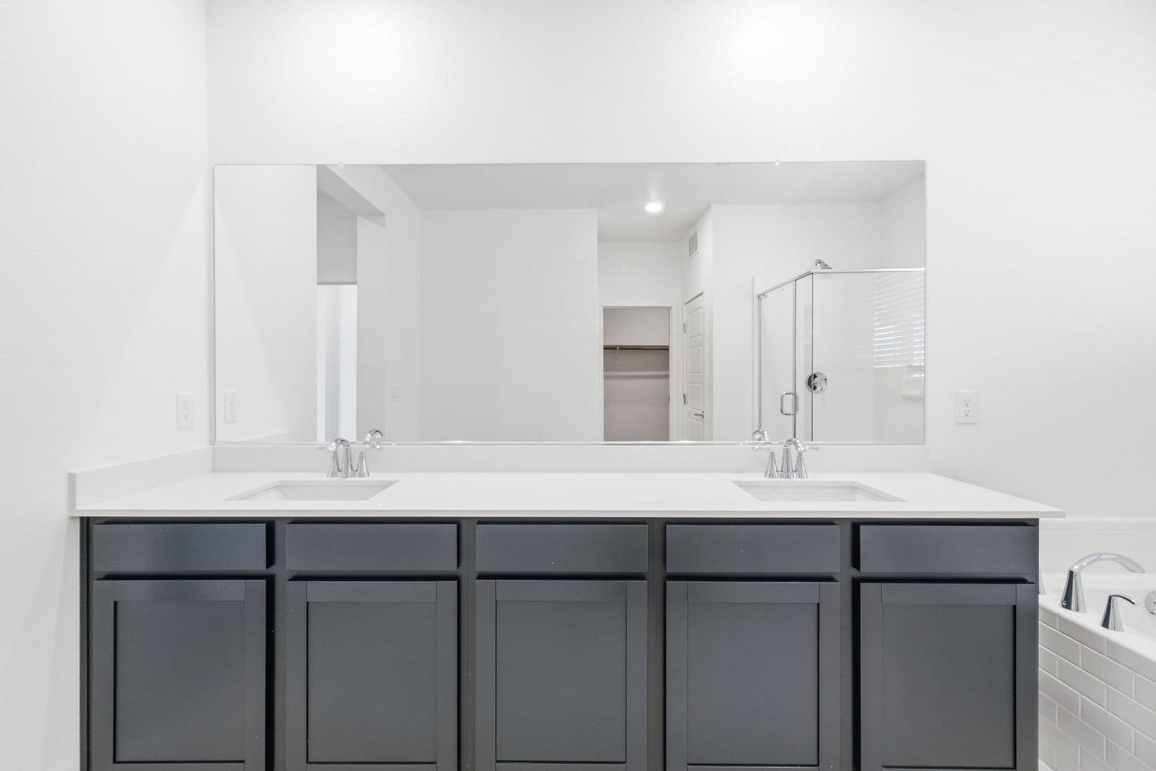 Henderson House: 320 Isla Enclave Way