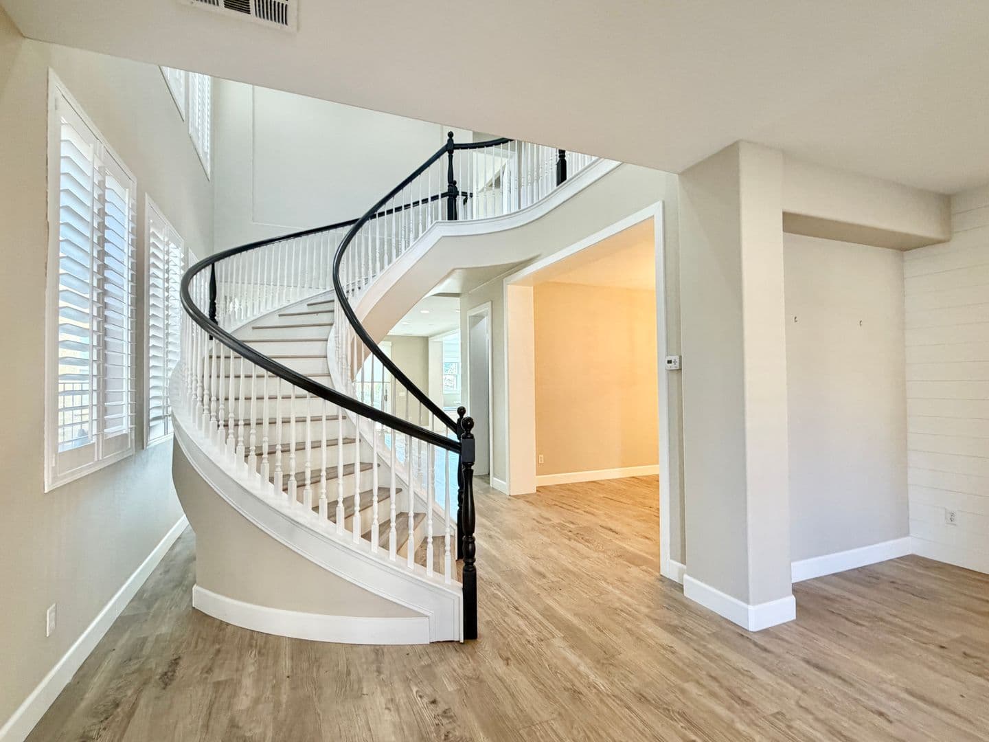 Henderson House: 927 Via Canale Drive