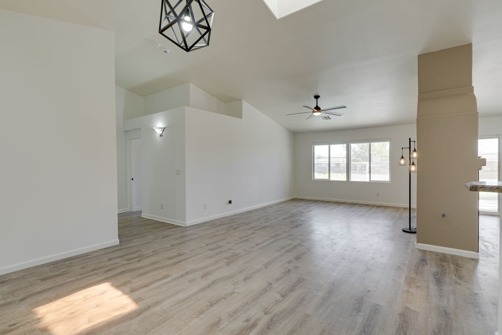 Henderson House: 1030 Kings View Ct