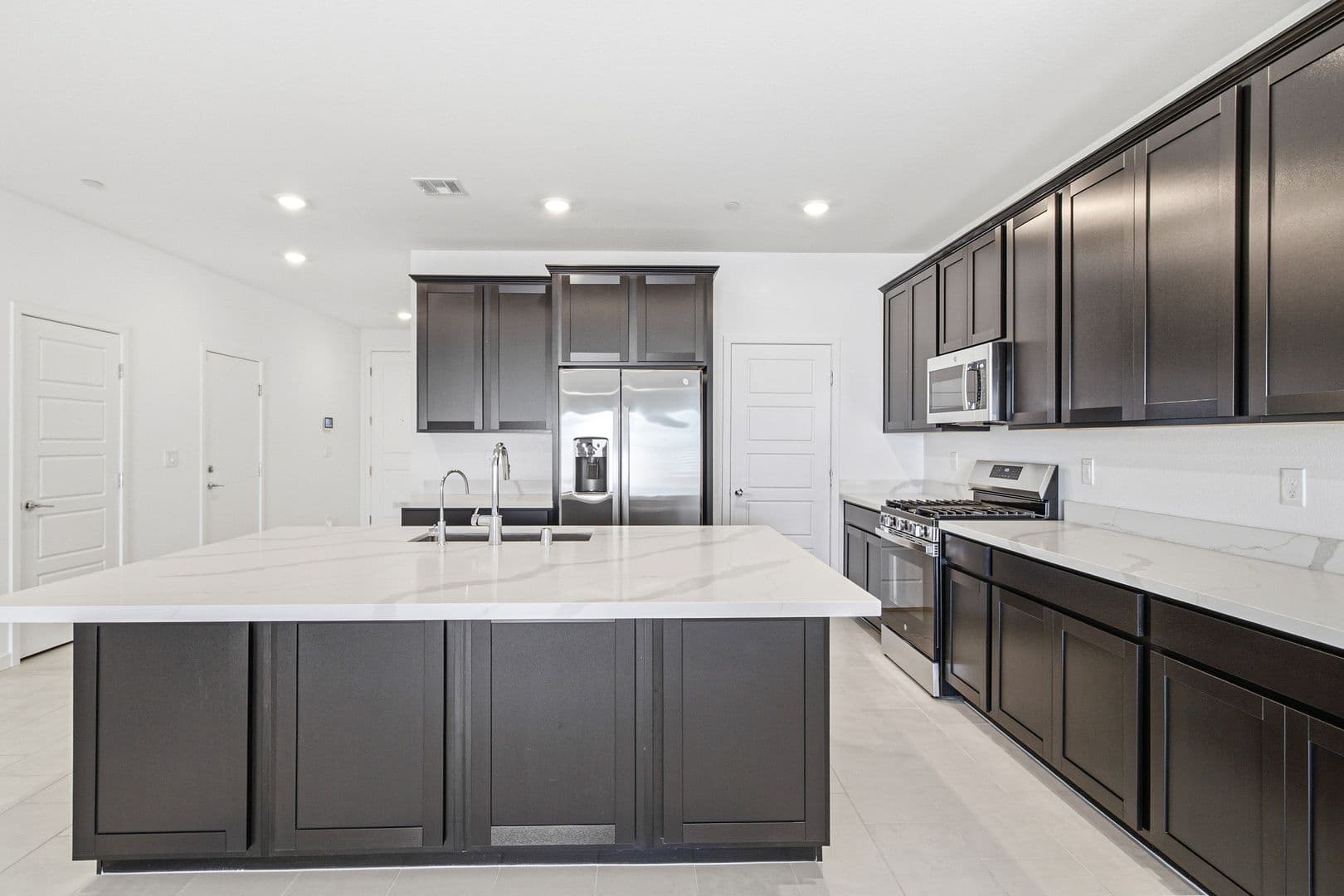Henderson House: 320 Isla Enclave Way