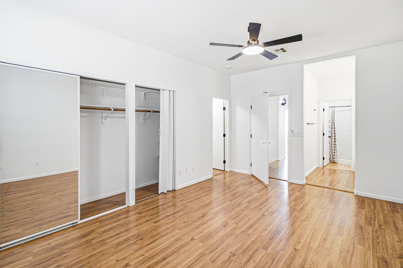 Henderson House: 2760 Saigon Dr