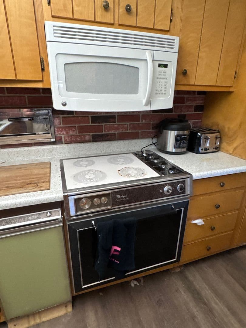 Boulder City House: 648 Utah
