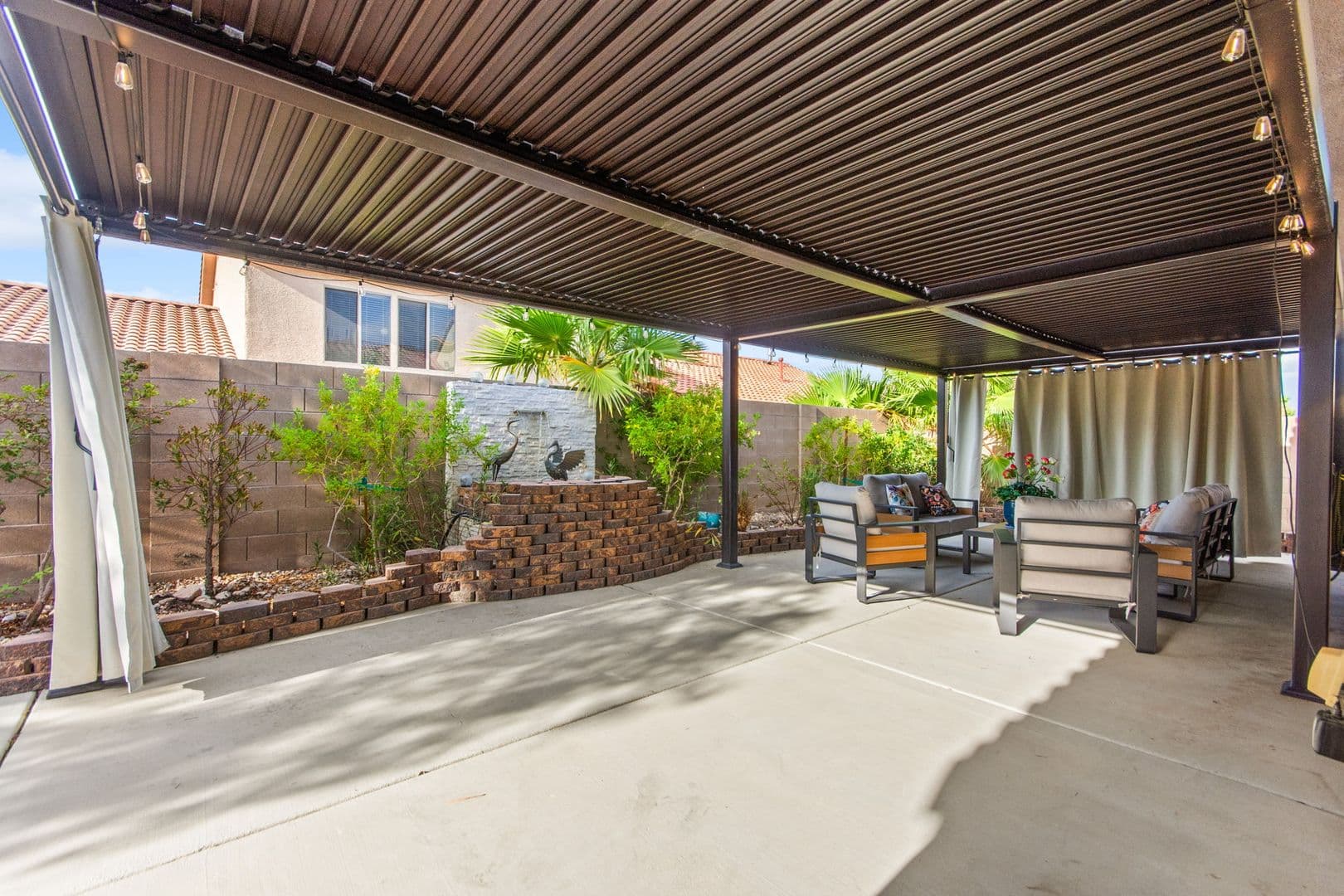 Las Vegas House: 7568 Stray Horse Ave