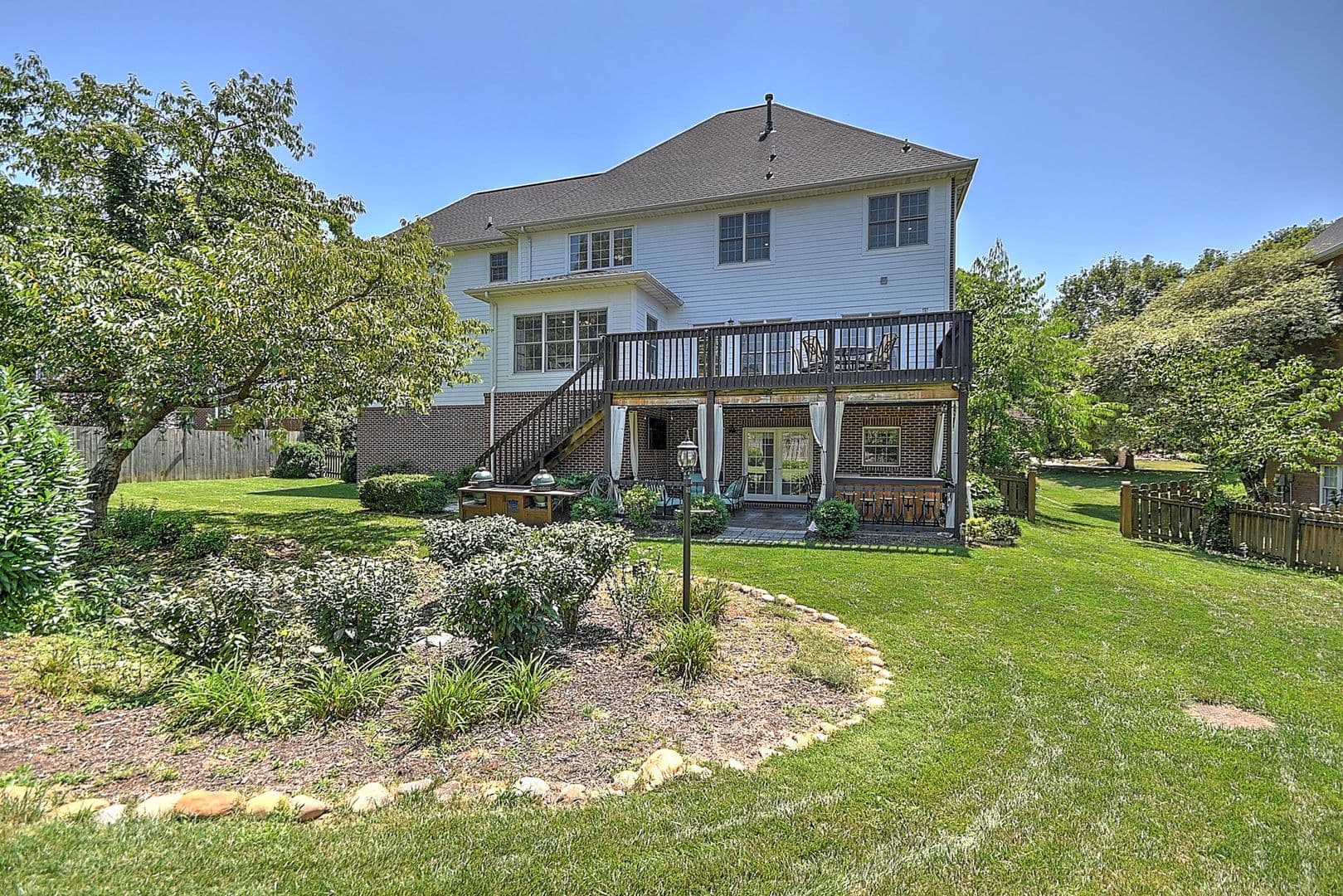 johnson city House: 9 wayland court