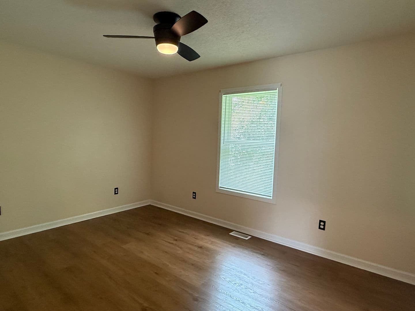 Jonesborough House: 129 Meadowlark Dr.