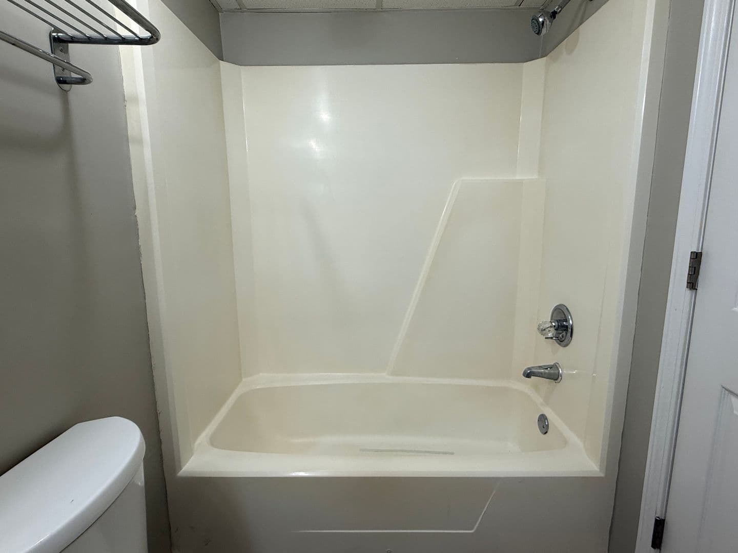 Church Hill Apartment: 116 Highland Ave