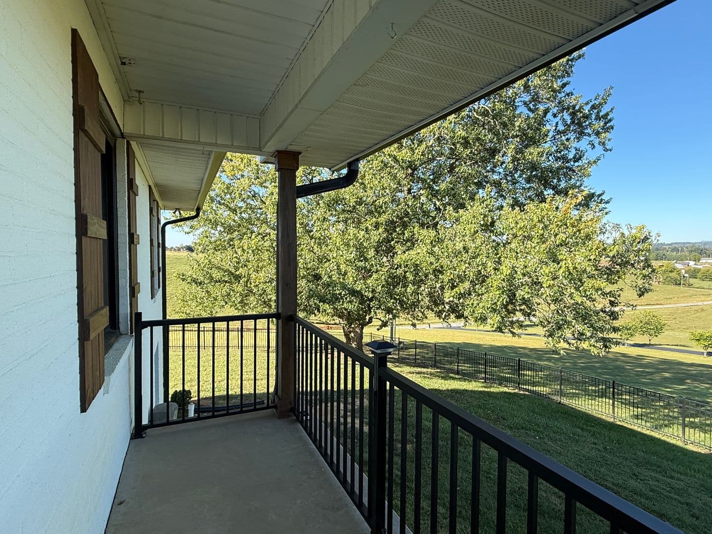 Gray House: 170 Burhl Chase Road