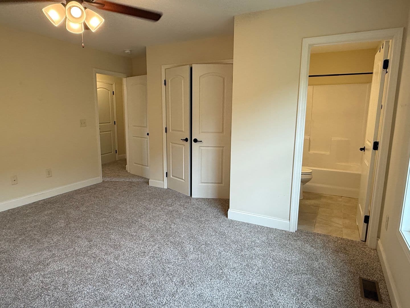 Johnson City Condo: 704 Grays Pointe Ct