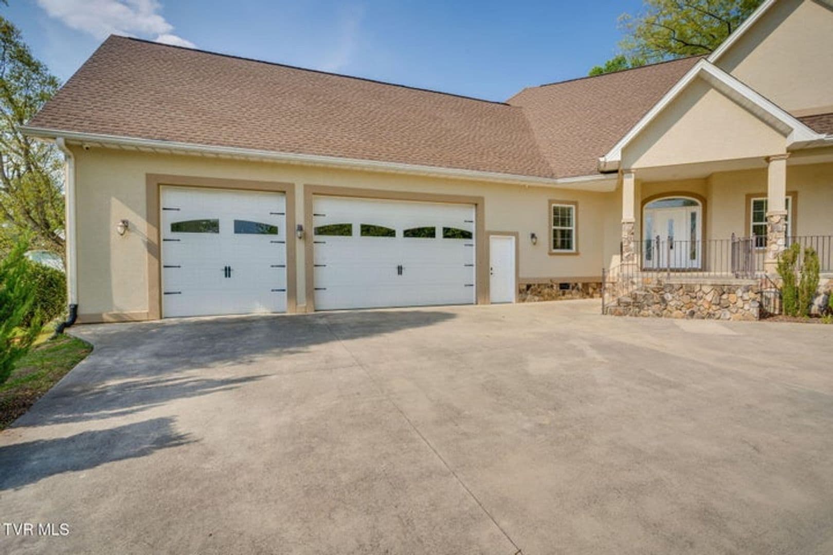 Elizabethton House: 721 Powder Branch Rd.