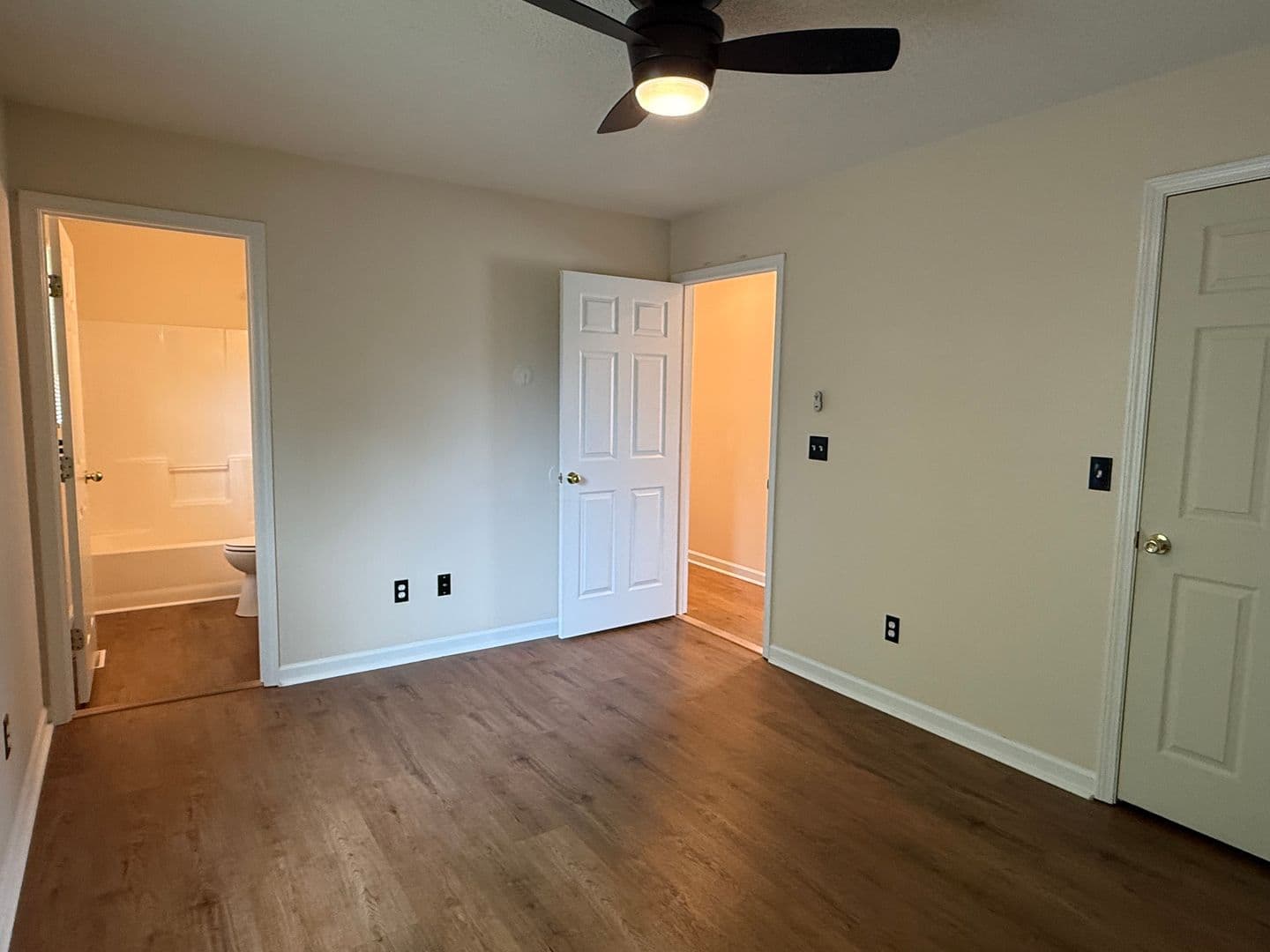 Jonesborough House: 129 Meadowlark Dr.