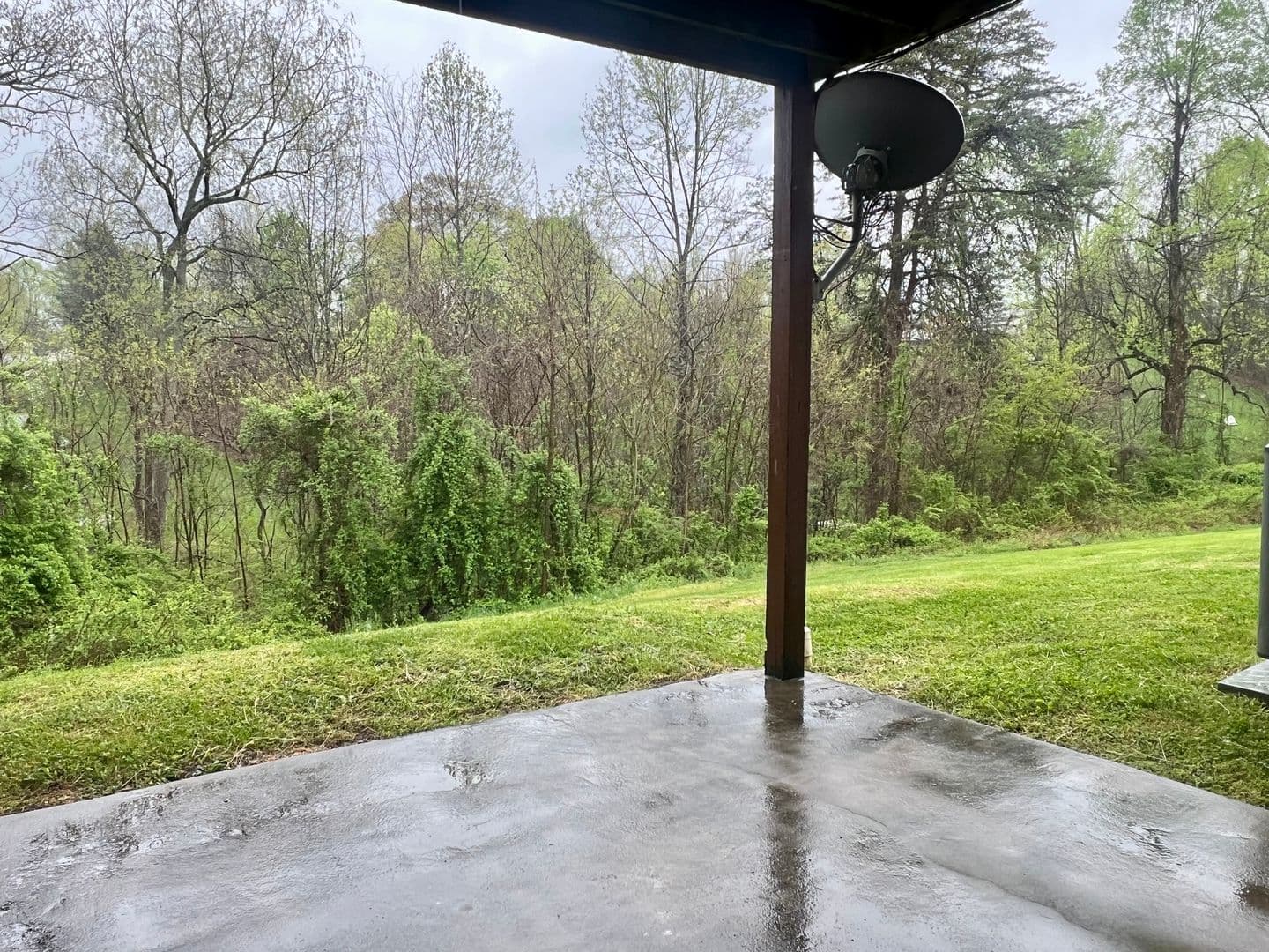 Johnson City House: 1212 Ridgewood Ct