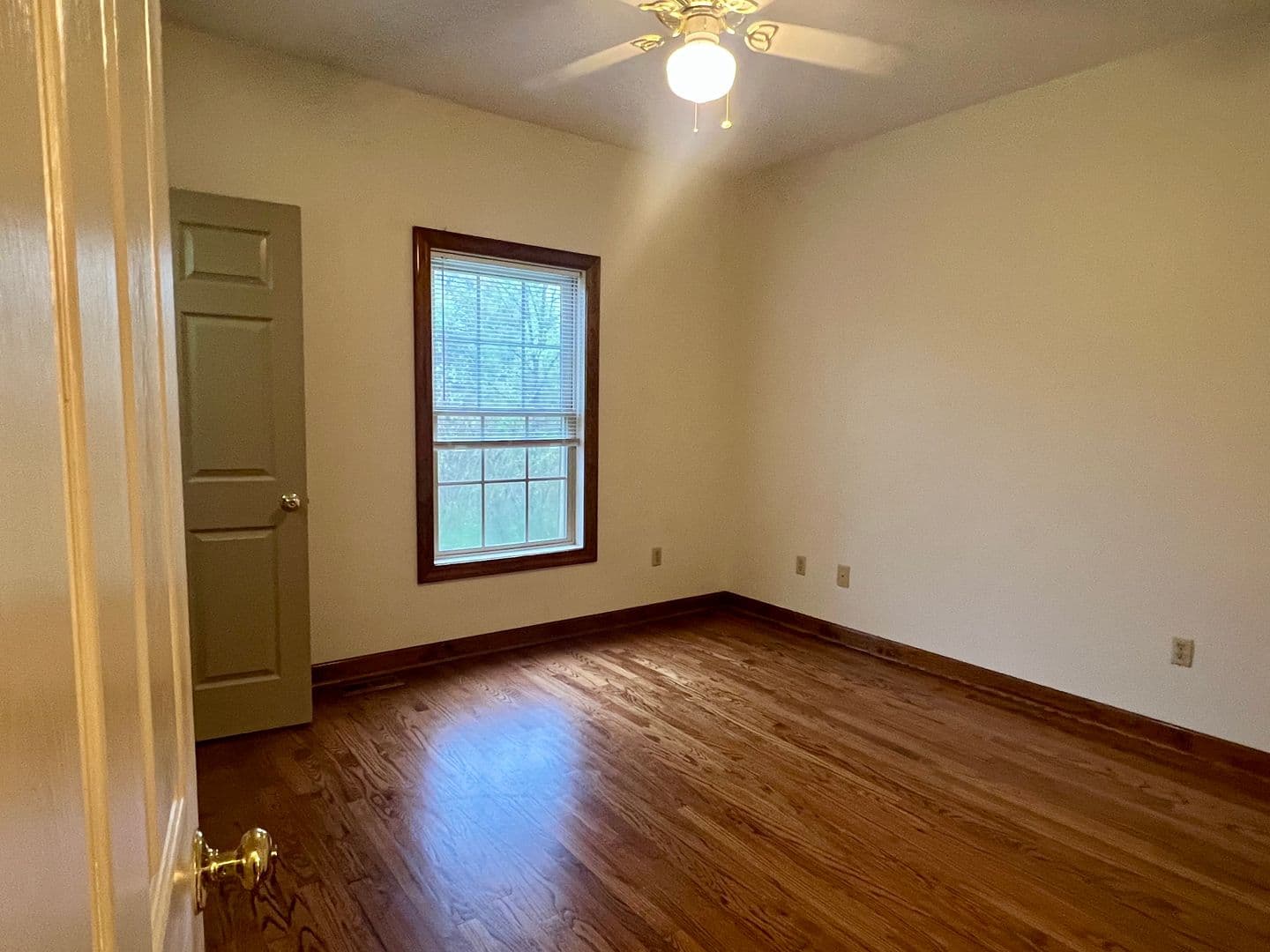 Johnson City House: 1212 Ridgewood Ct