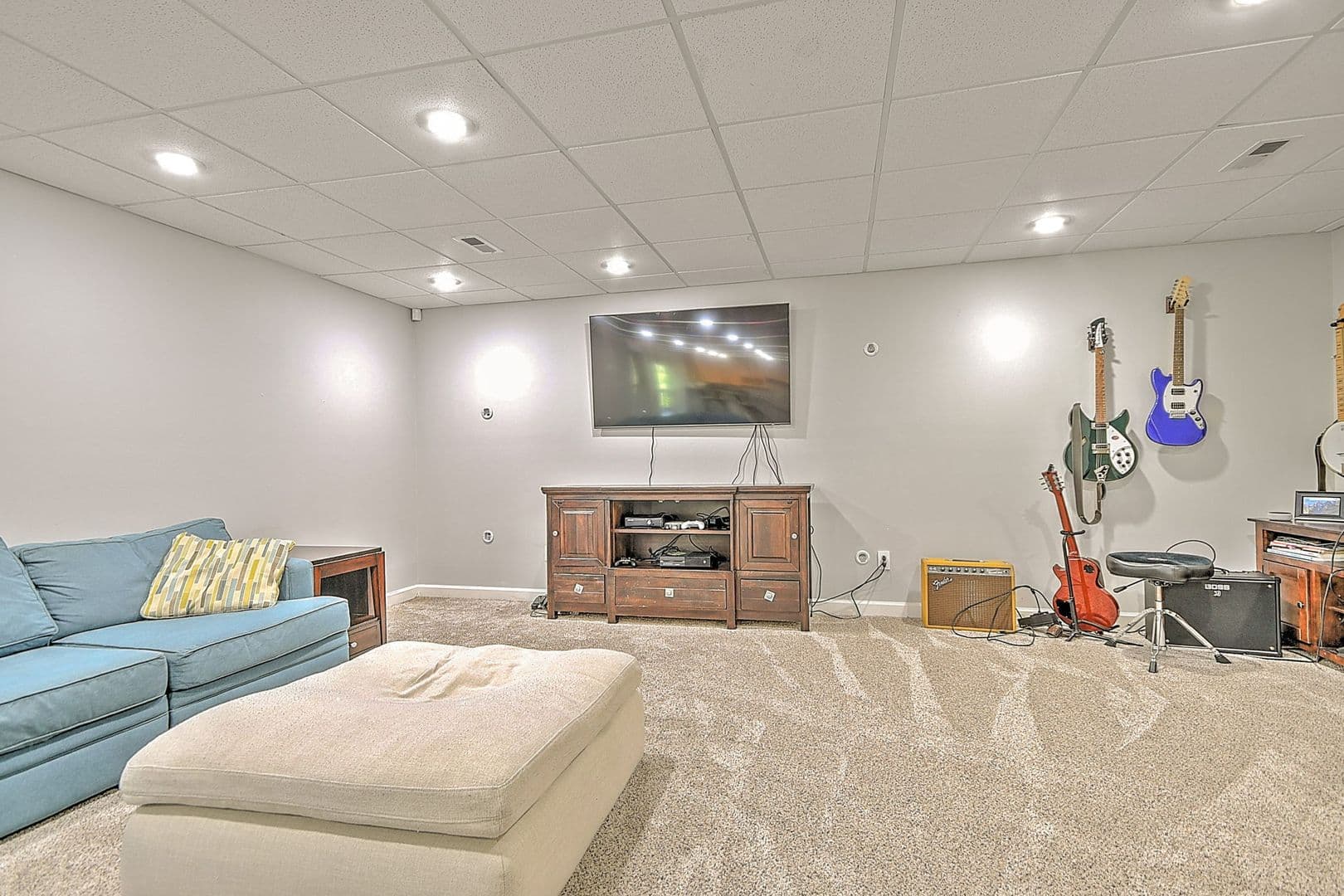 johnson city House: 9 wayland court