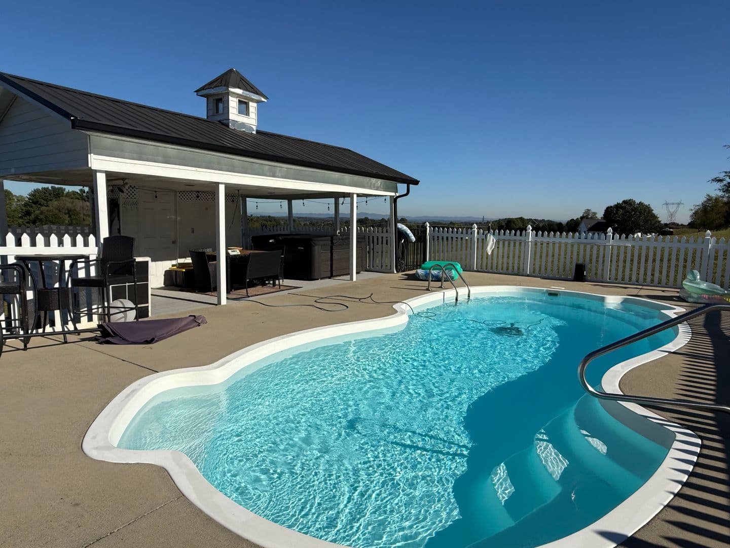 Gray House: 170 Burhl Chase Road