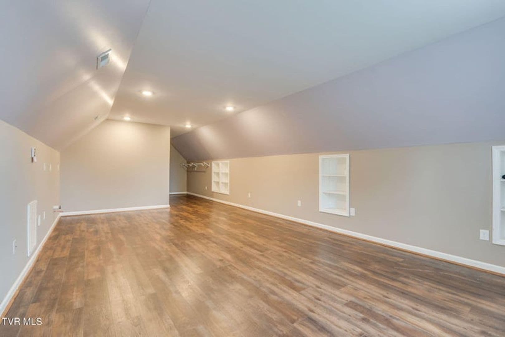 Elizabethton House: 721 Powder Branch Rd.