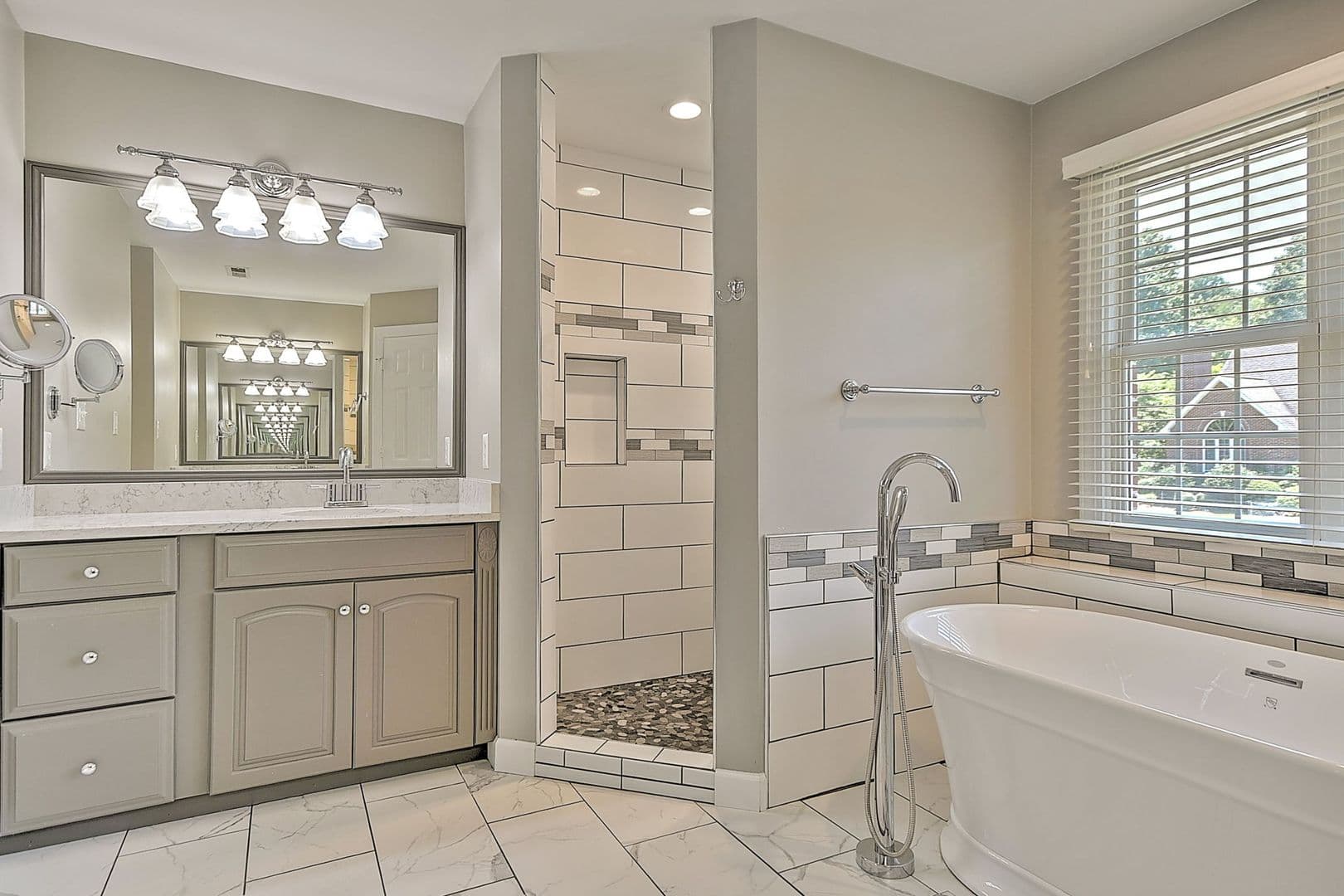 johnson city House: 9 wayland court