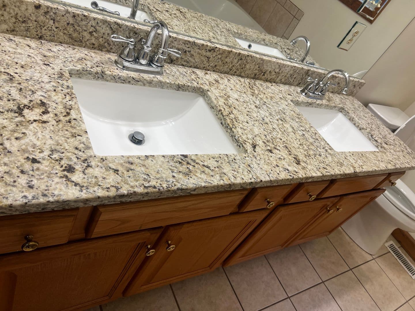 Johnson City House: 1212 Ridgewood Ct