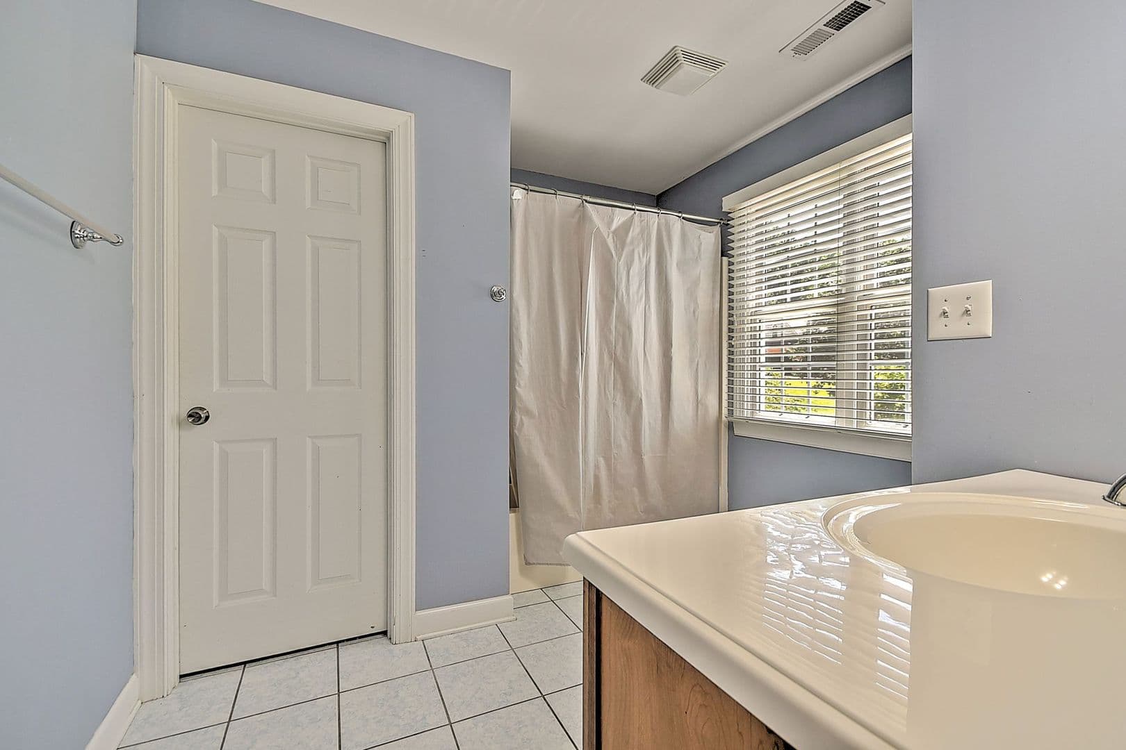 johnson city House: 9 wayland court