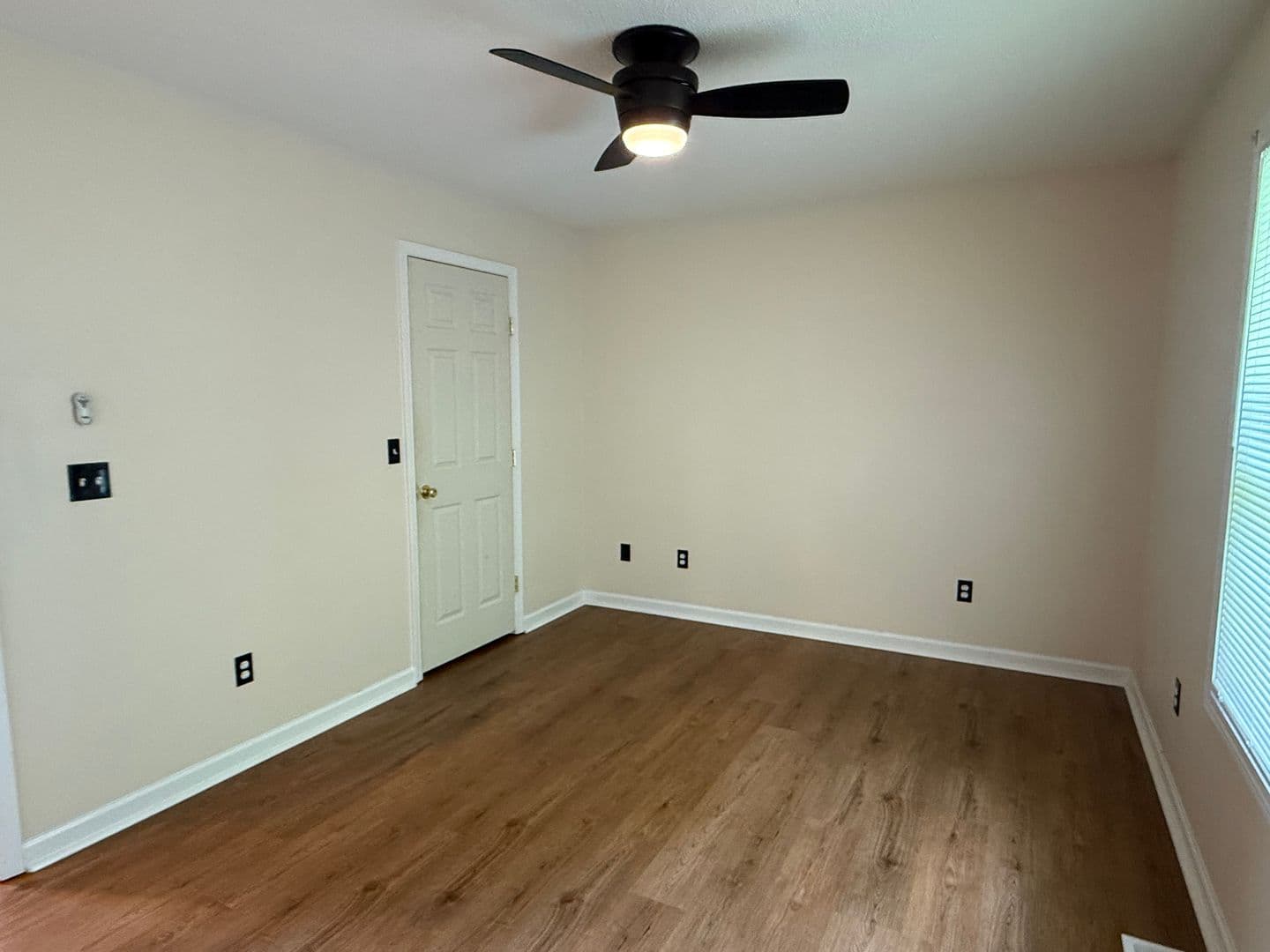 Jonesborough House: 129 Meadowlark Dr.