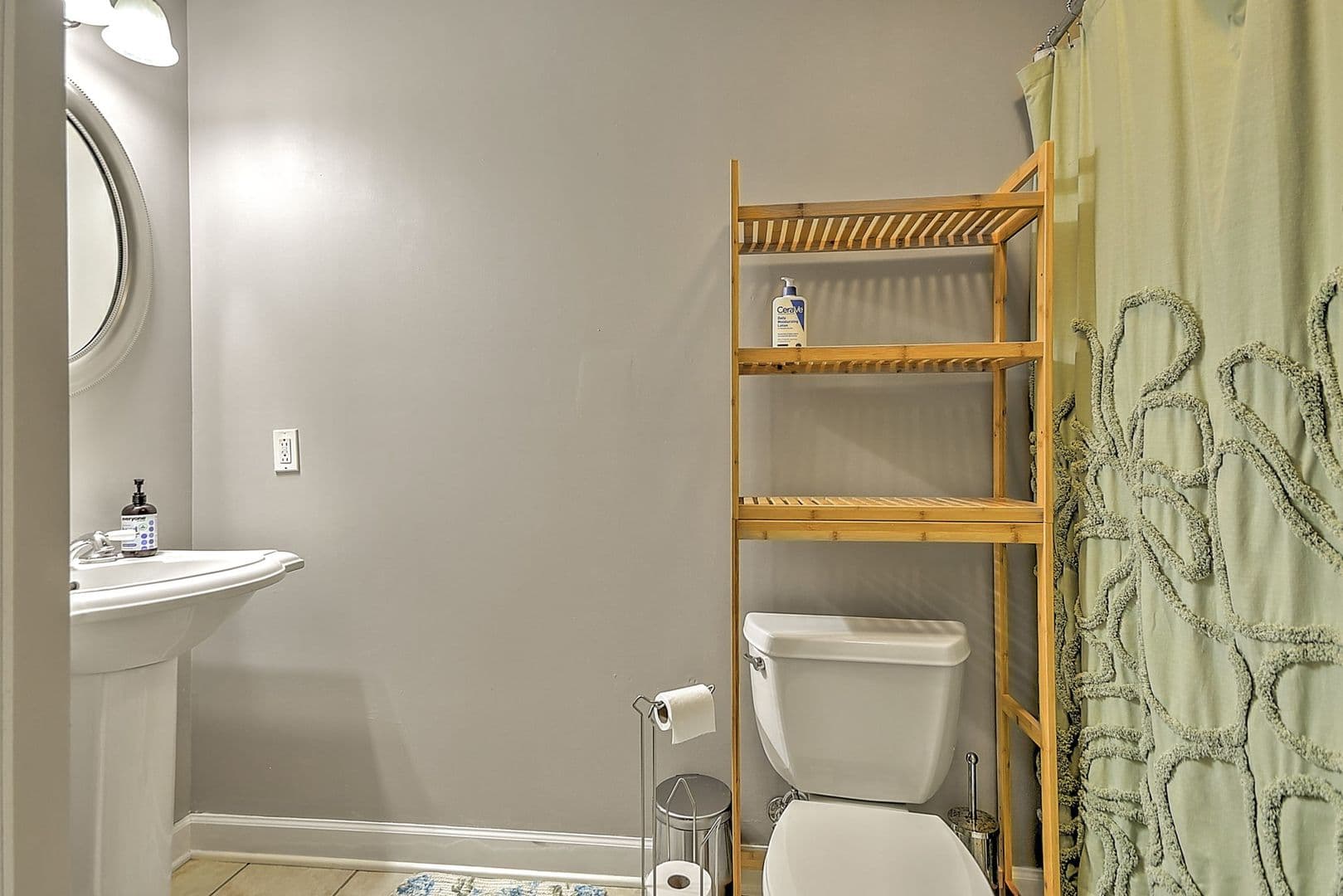 johnson city House: 9 wayland court