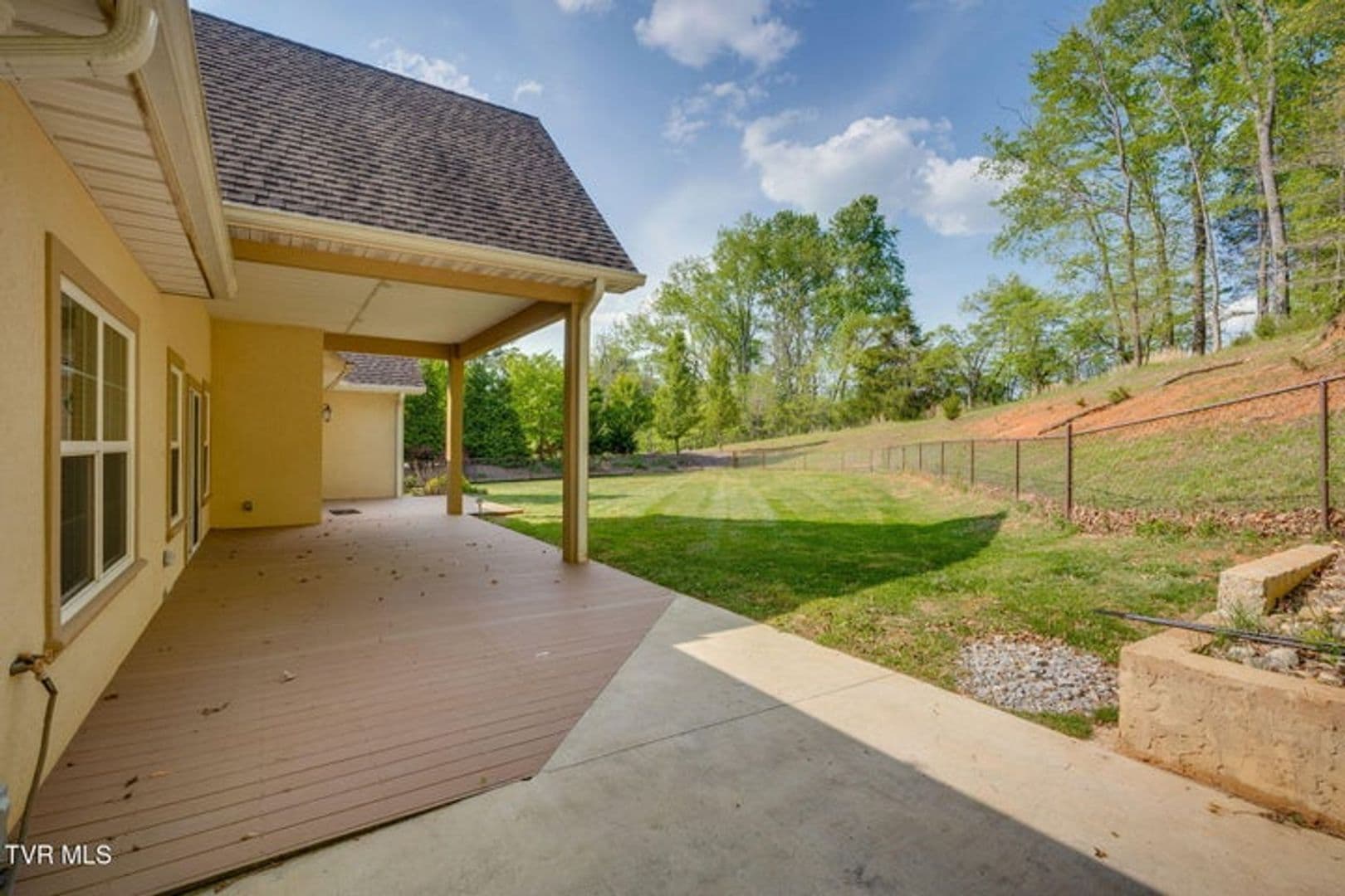 Elizabethton House: 721 Powder Branch Rd.